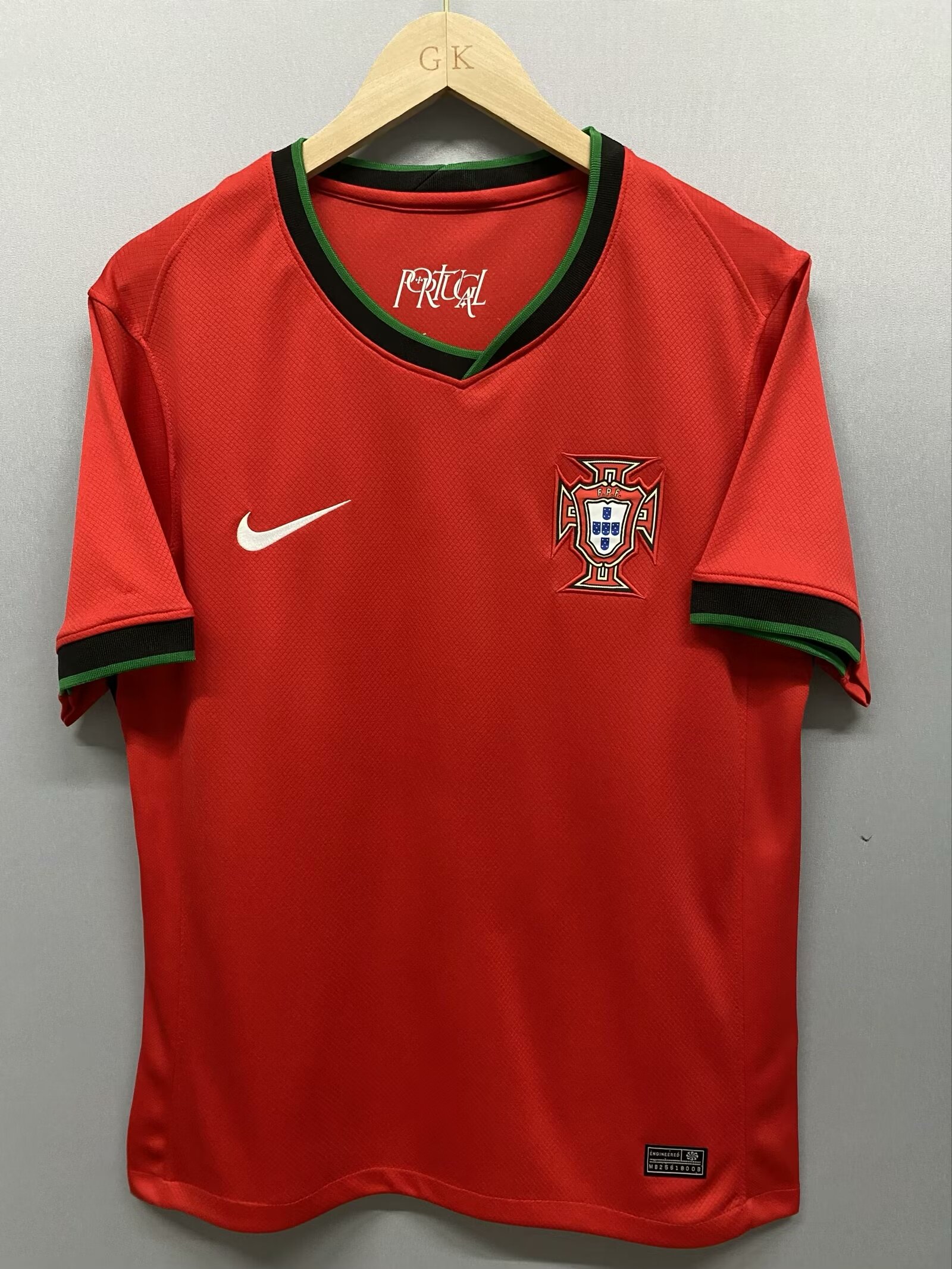 Fans Version 24/25 Portugal home