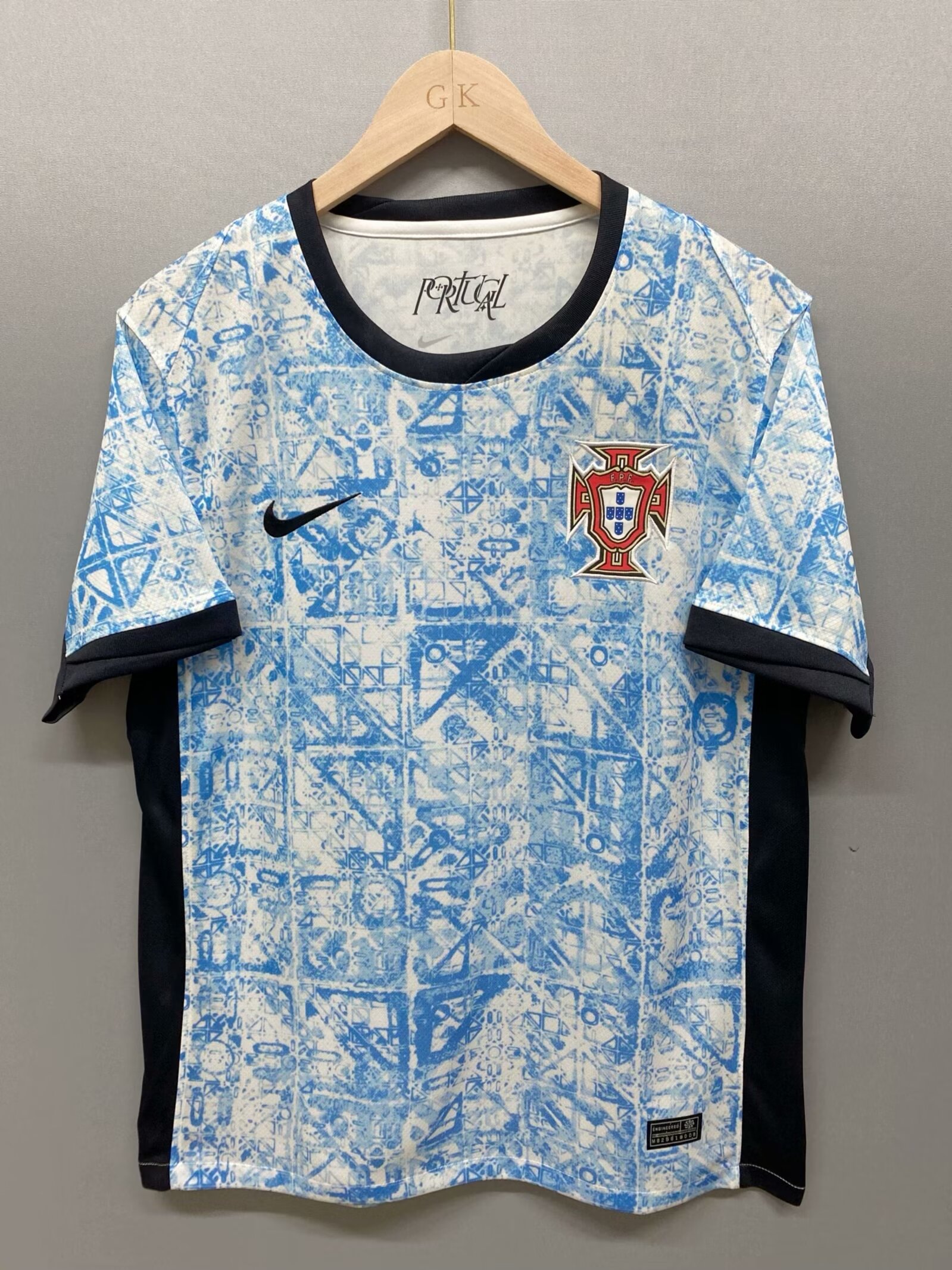 Fans Version 24/25 Portugal Away