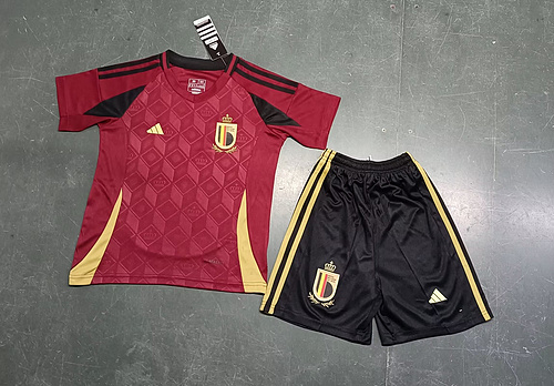Adults kits 24/25 Belgium Home