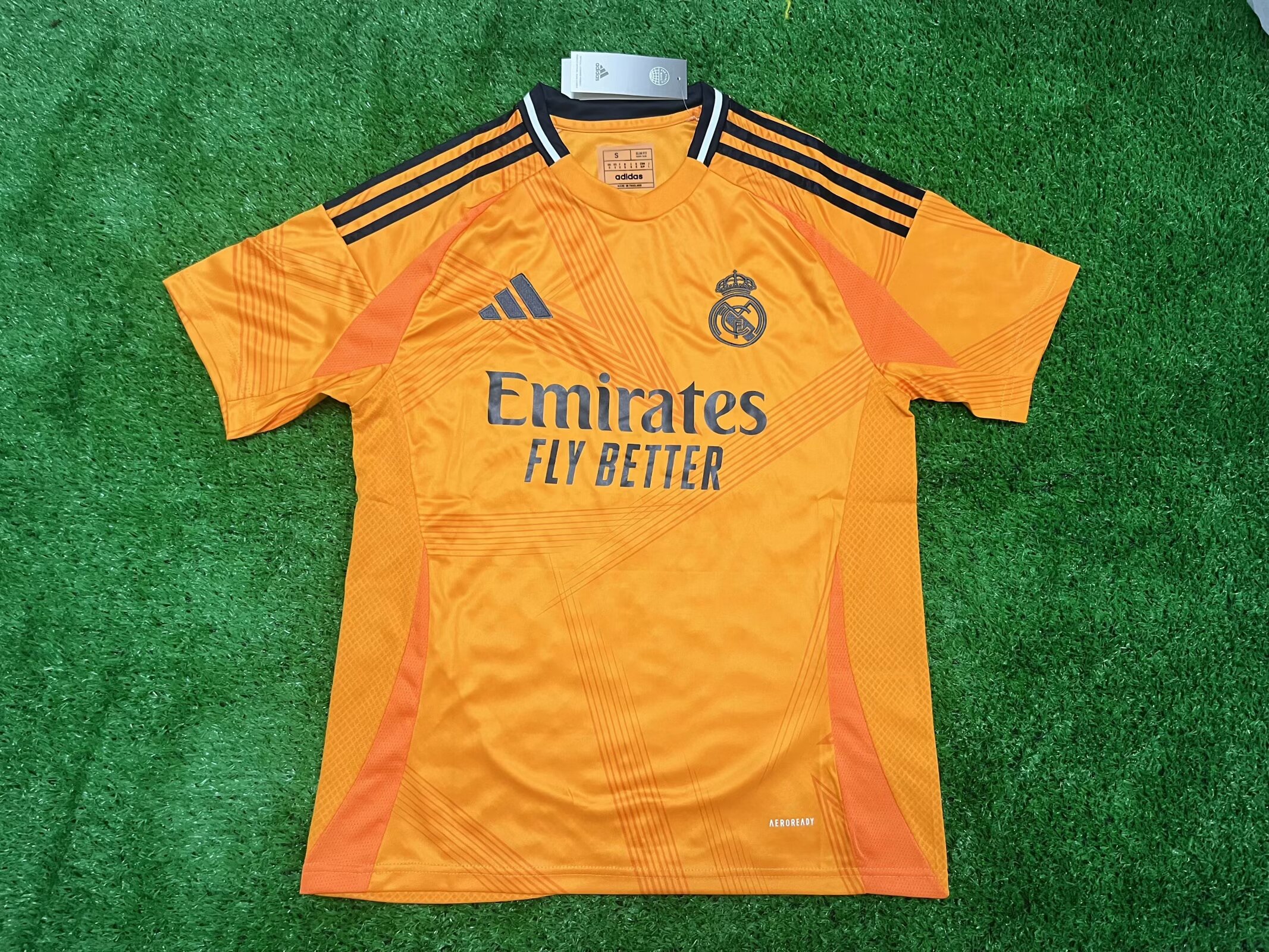 Fans Version 24/25 Real Madrid away