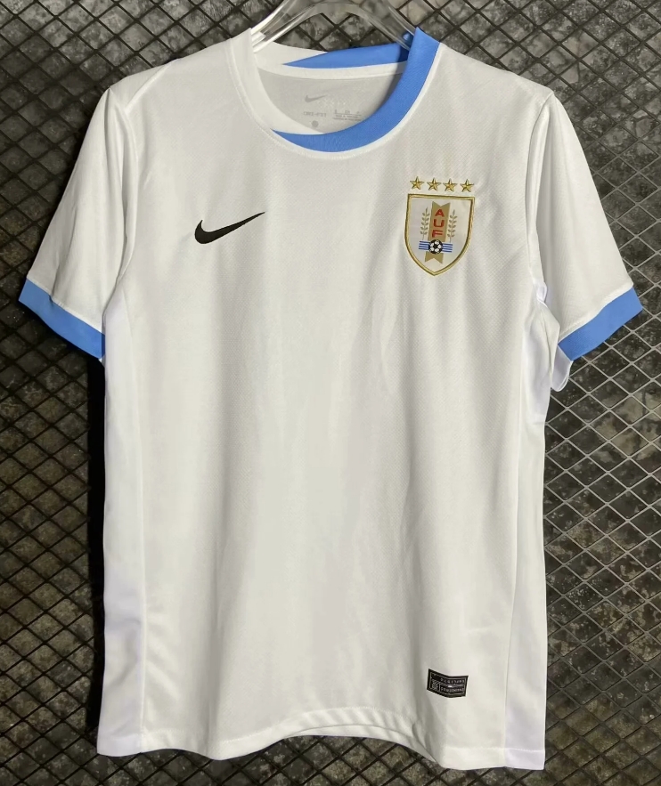 Fans Version 2024 Uruguay away