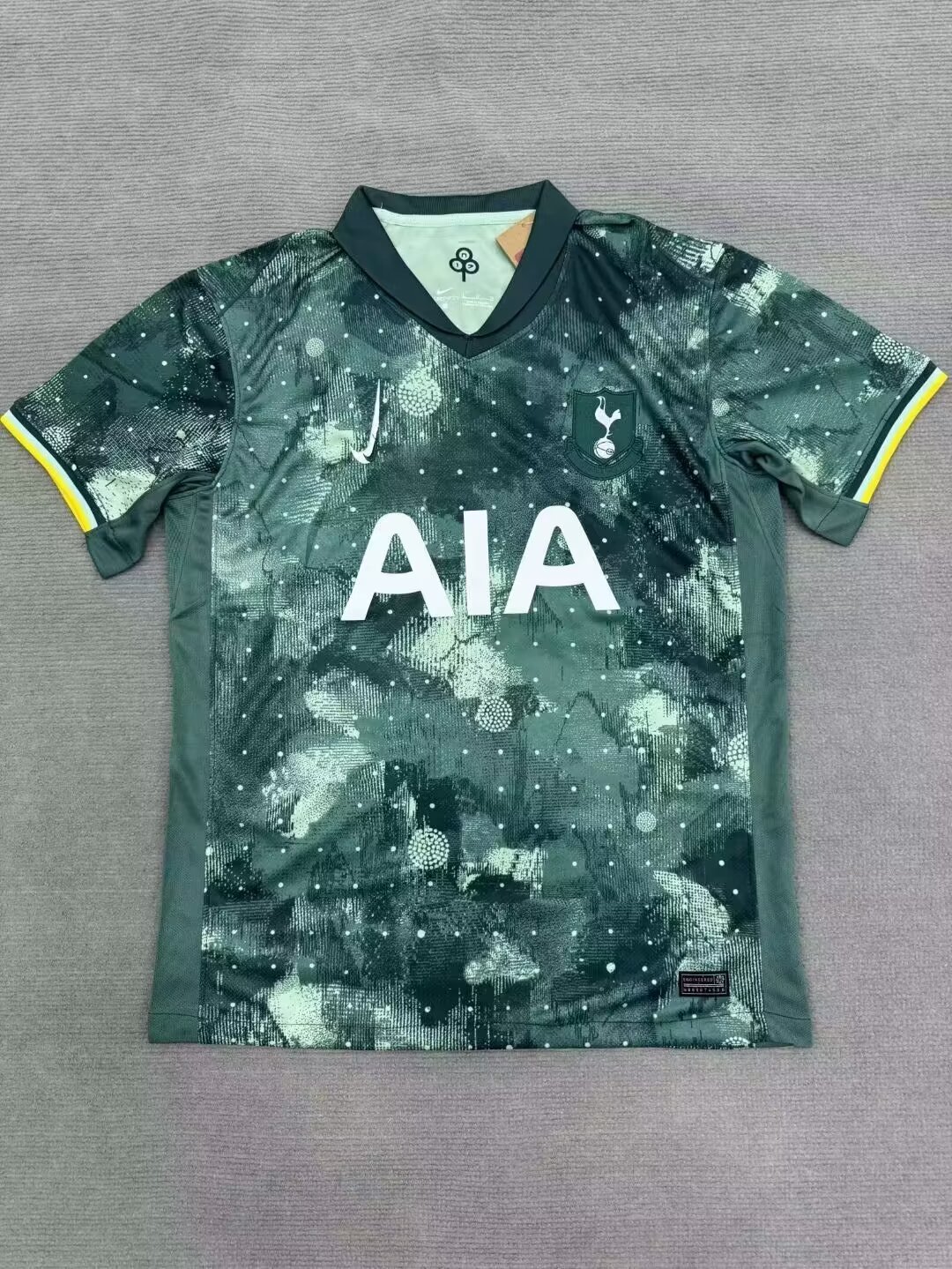 Fans Version 24/25 Tottenham third away