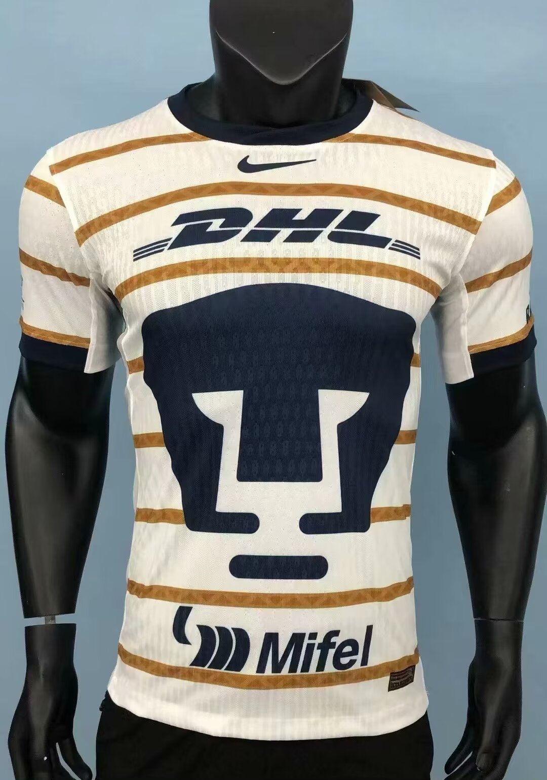 Player version 24/25 Pumas home