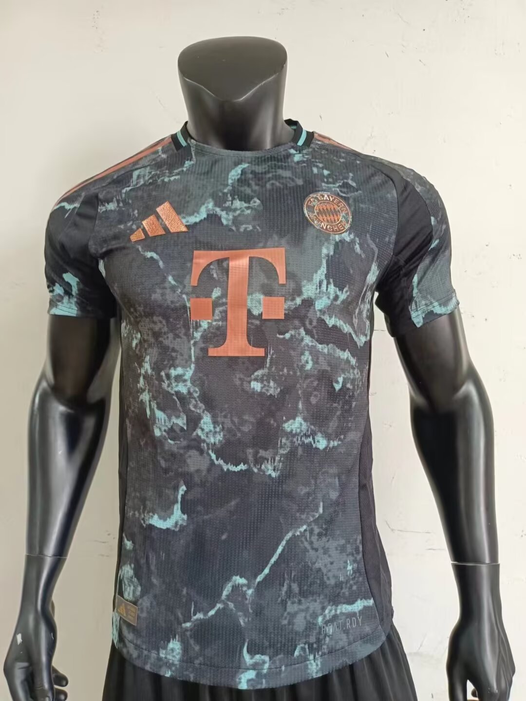 Player Version 24/25 Bayern Away