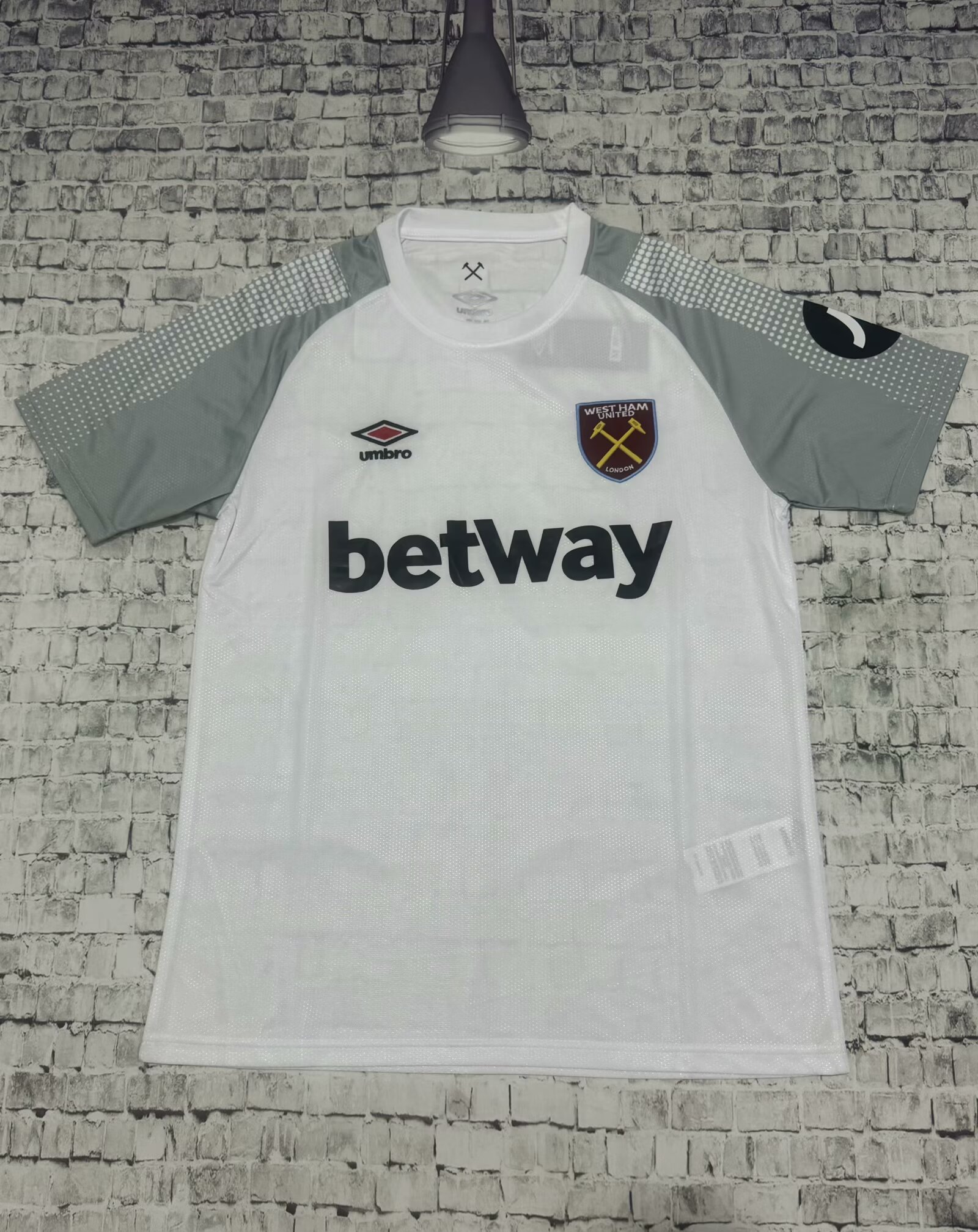 Fans Version 24/25 West Ham away