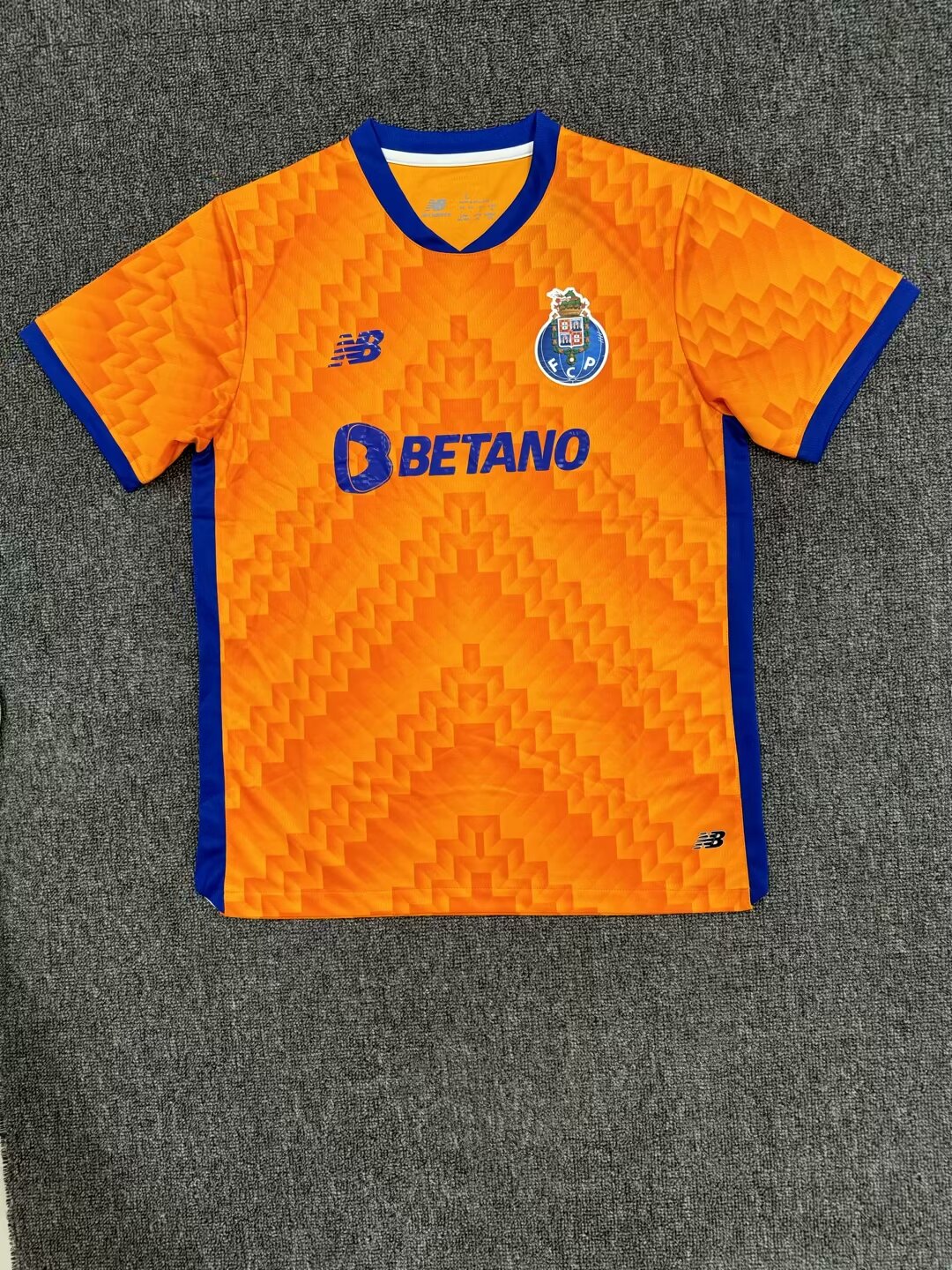 Fans Version  24/25 Porto away