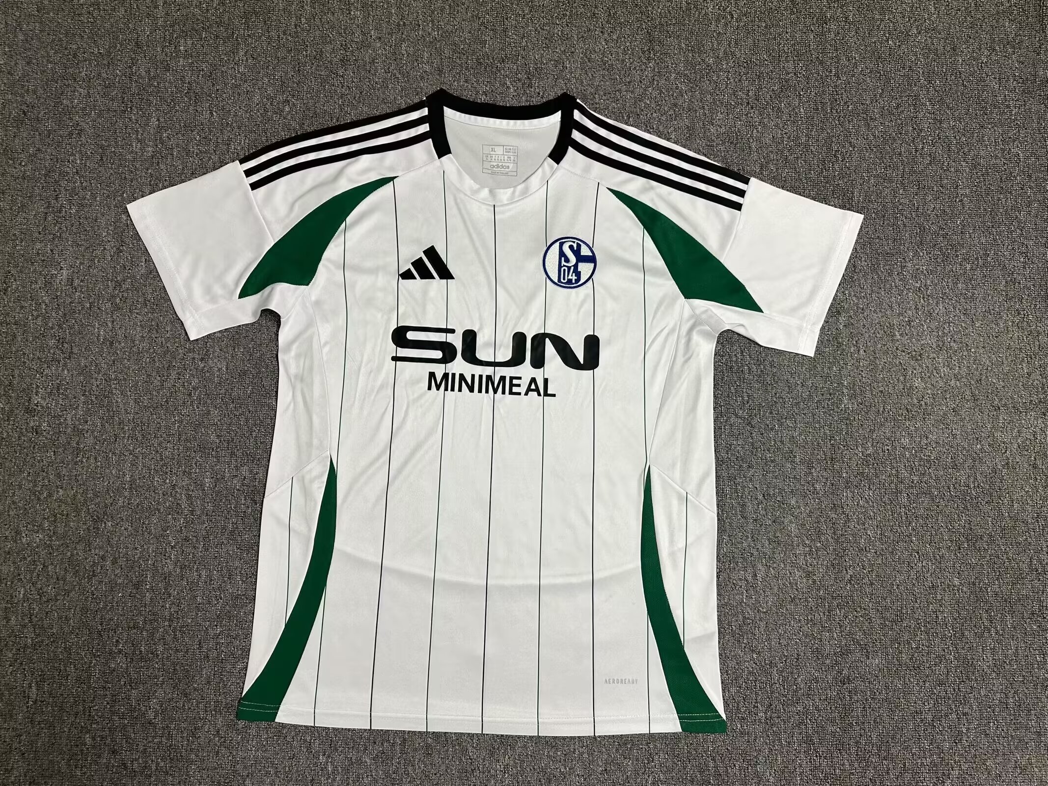 Fans Version 24/25 Schalke 04 away