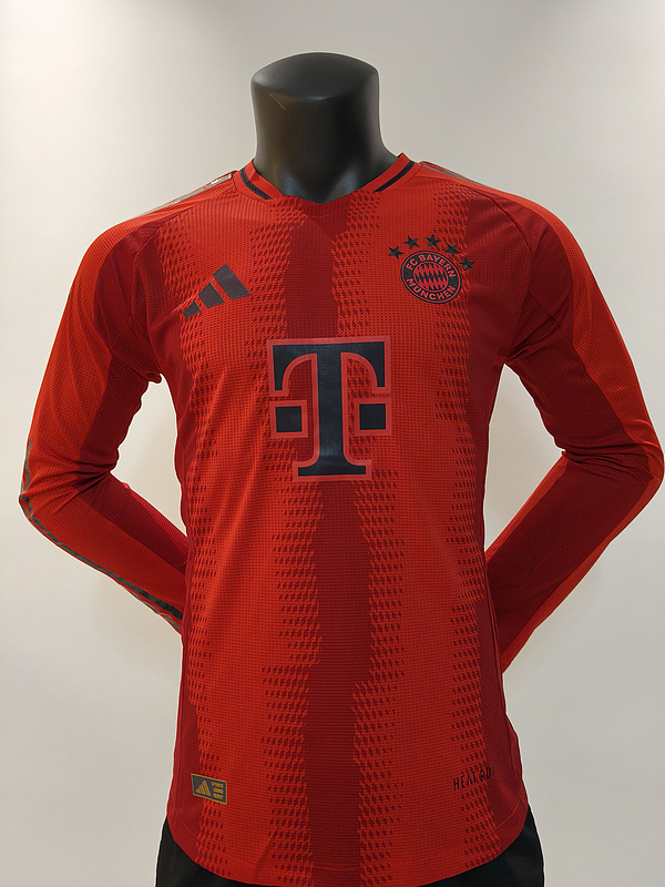 Player Version 24/25 Bayern home long sleeve