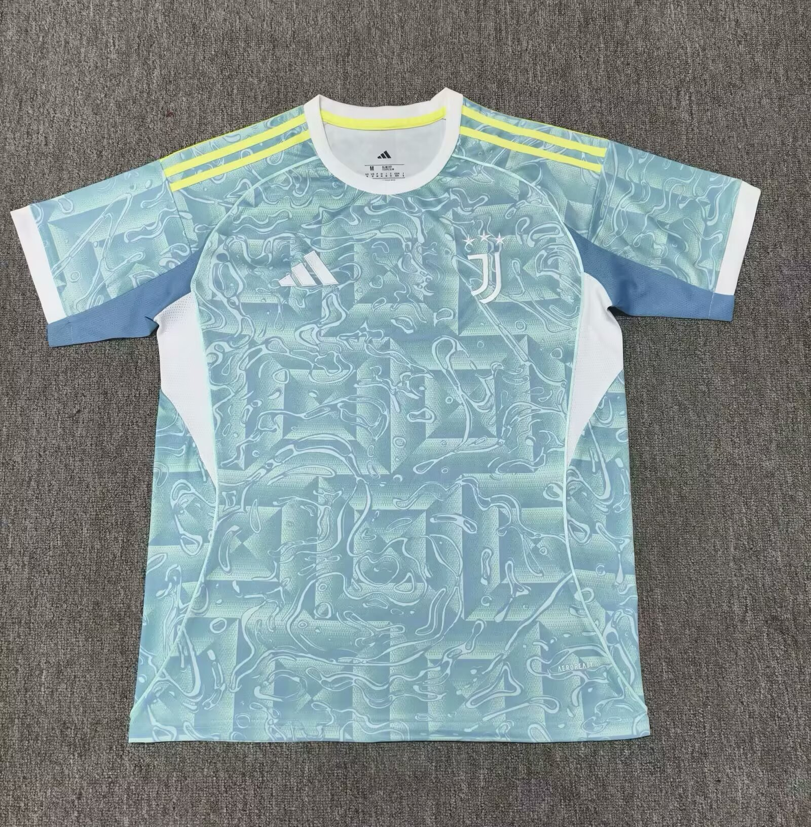 Fans Version 25/26 Juventus away