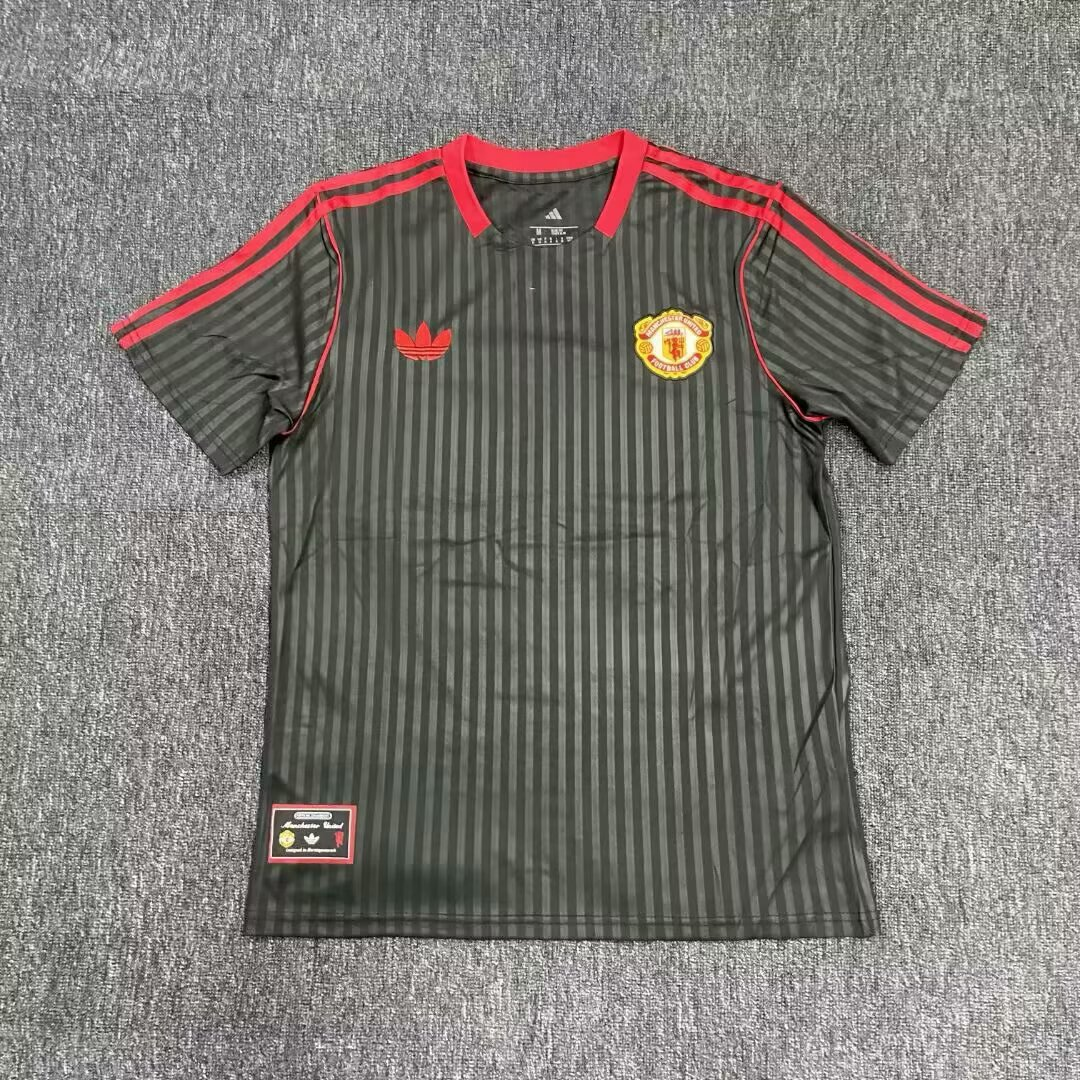 Fans Version 25/26 Manchester United retro black anniversary edition