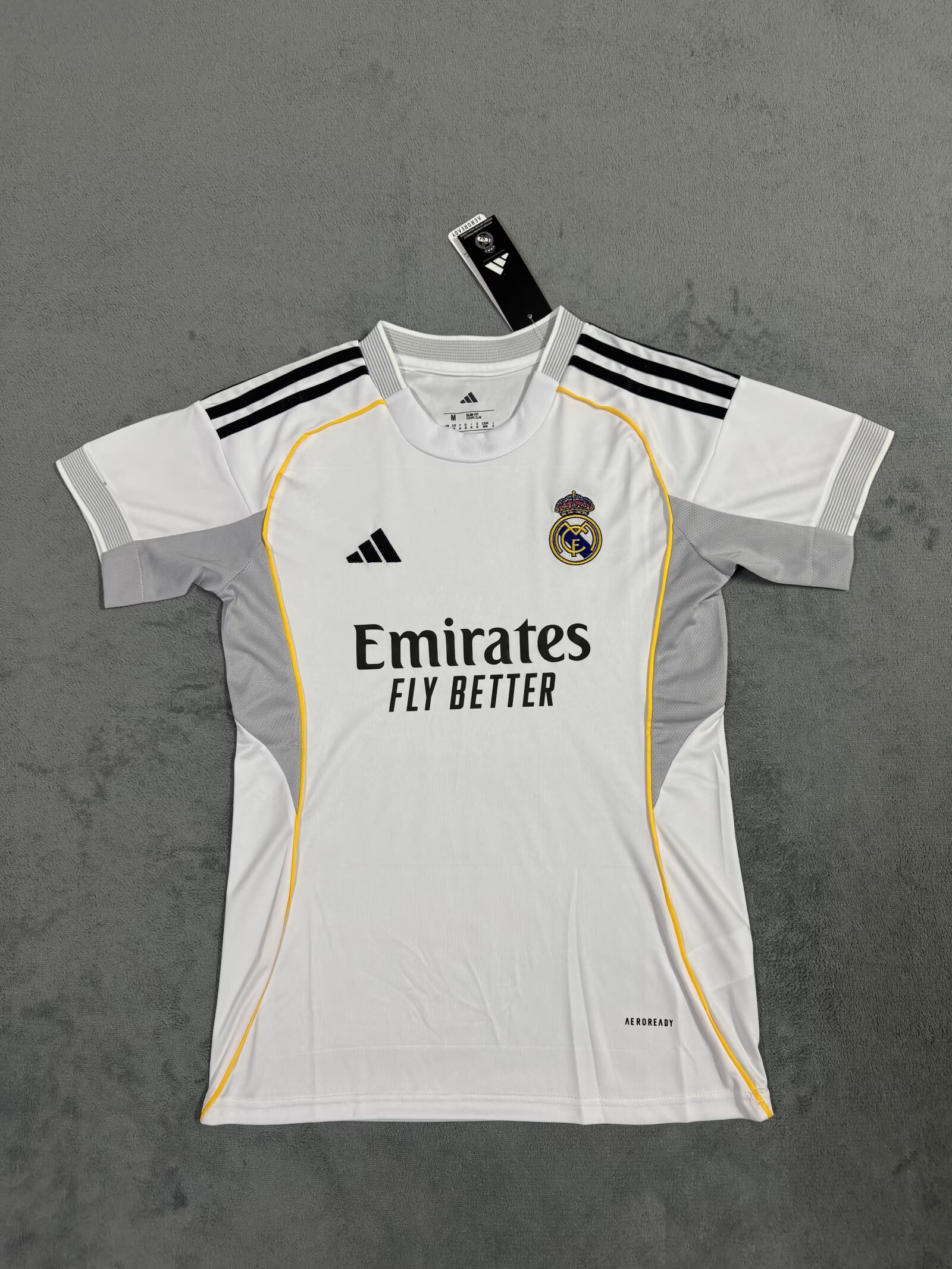 Fan Version25/26 Real Madrid home woman jersey
