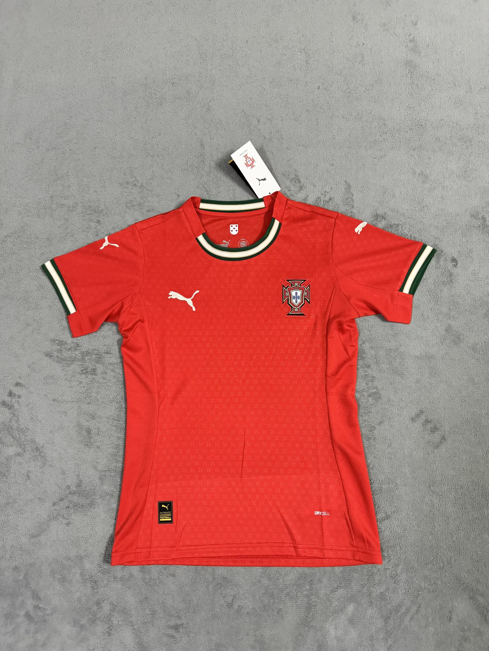 Fan Version25/26 Portugal home woman jersey
