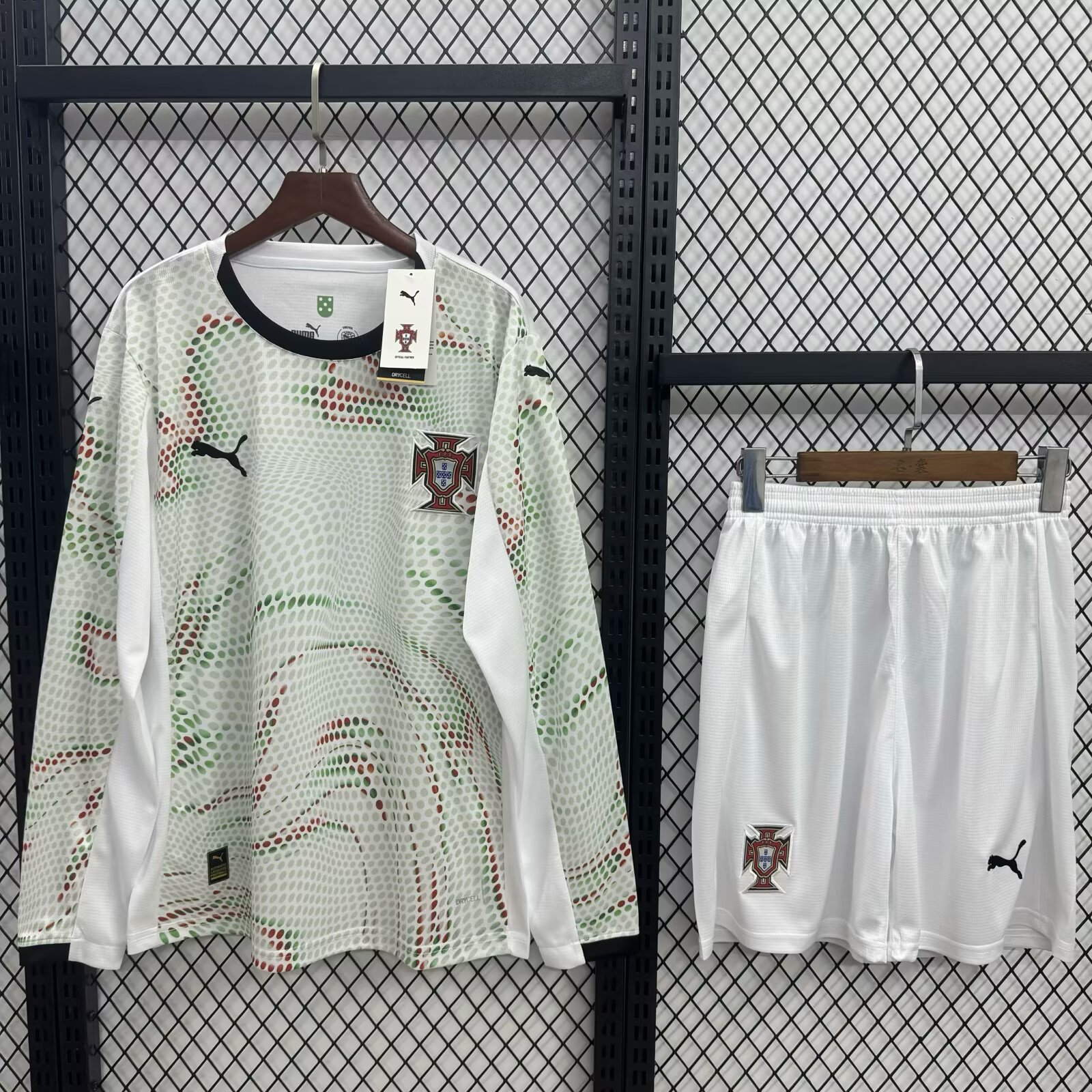  25/26 Portugal Adults kits long sleeve away