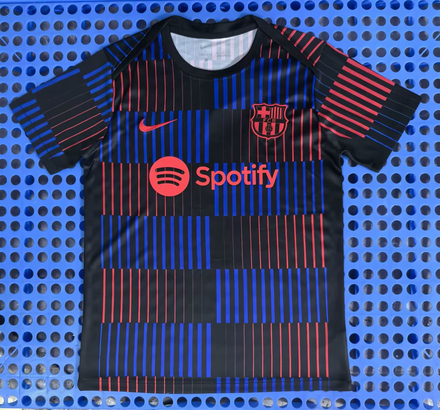 Fan version 24/25 Barcelona training jersey