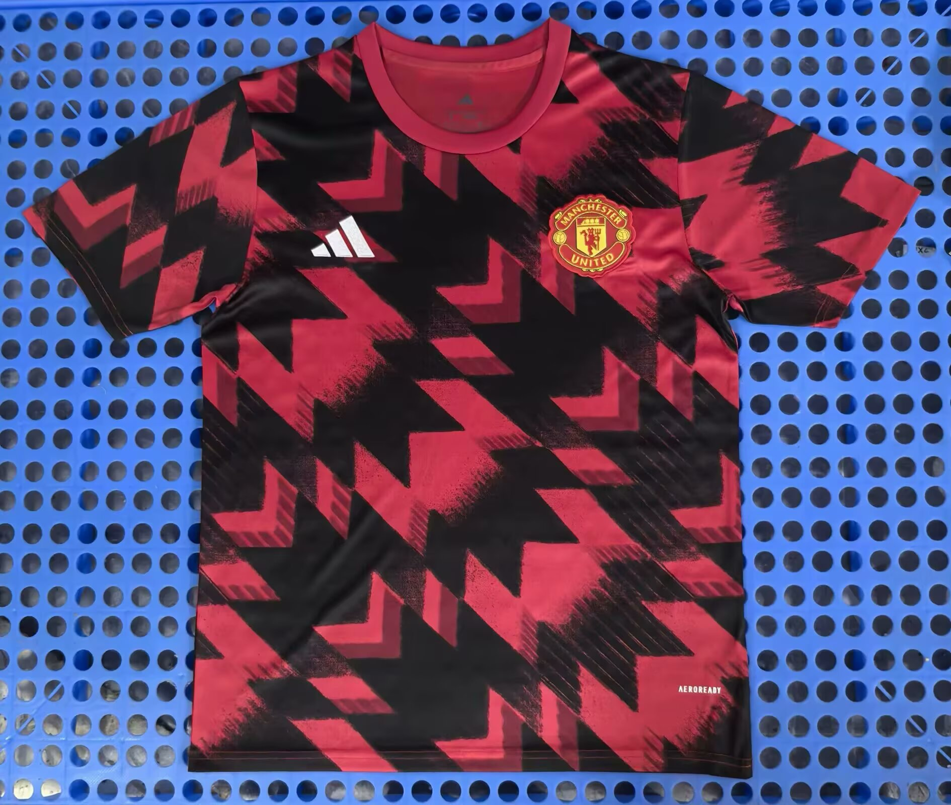 Fan version25/26  M-U training jersey