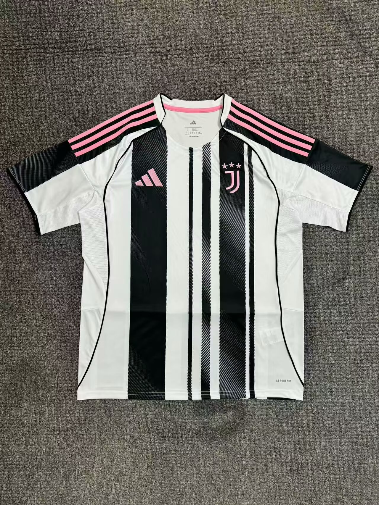 Fans Version 25/26Juventus home fans