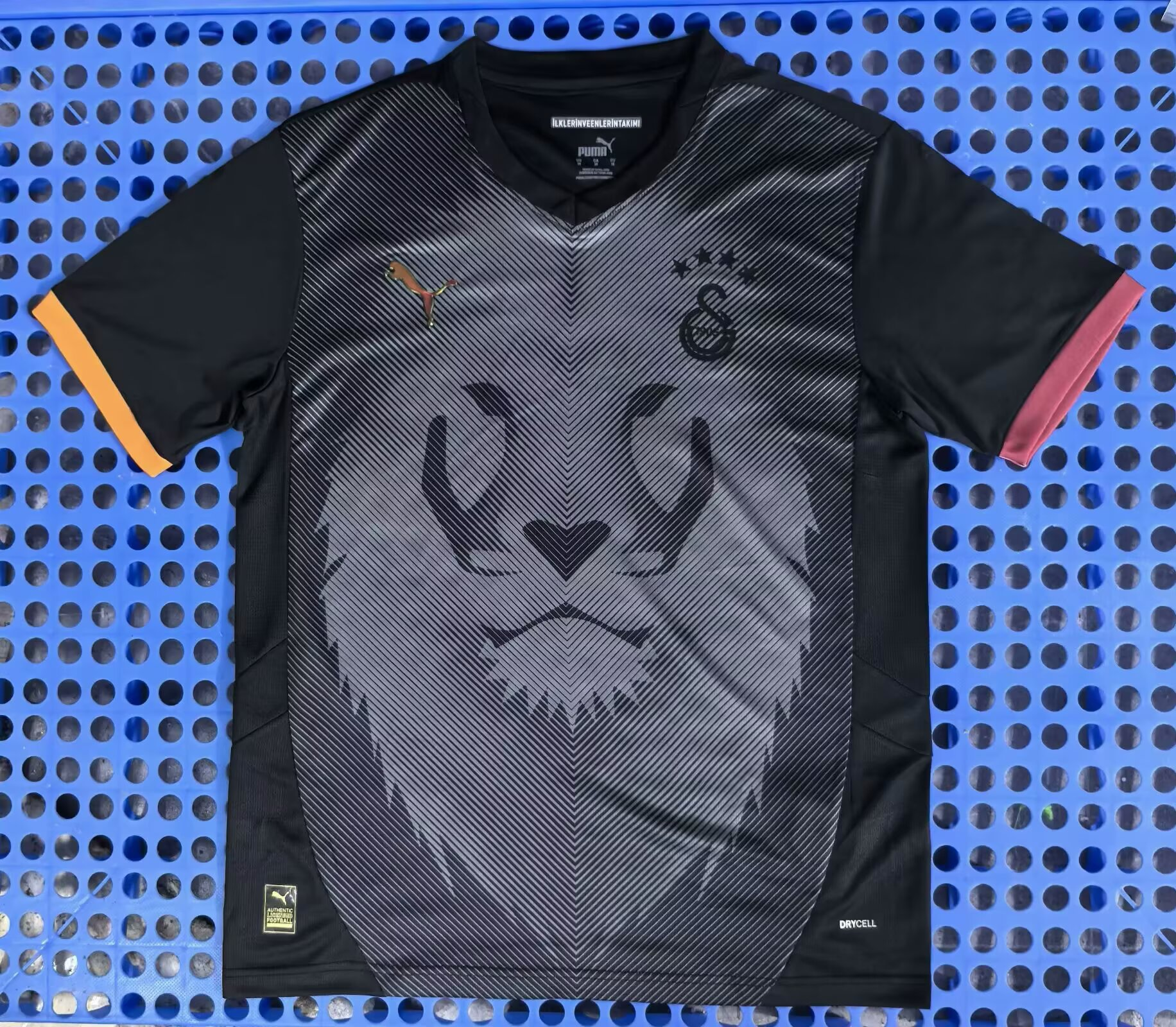 Fans Version 25/26Galatasaray Special Edition Black Fans 