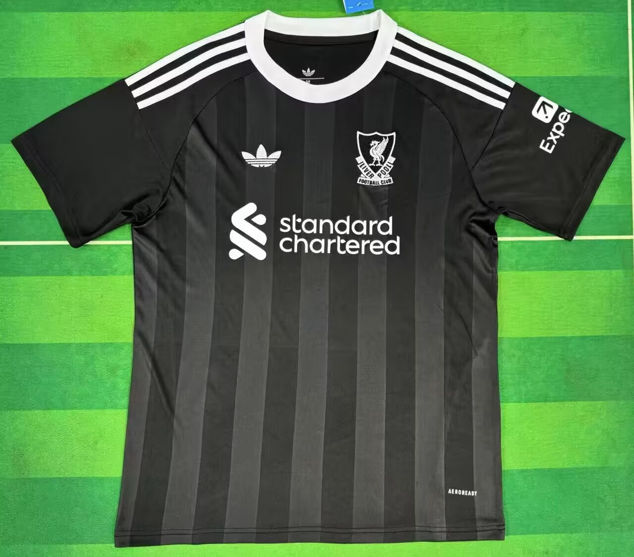 Fans Version 25/26Liverpool goalkeeper 