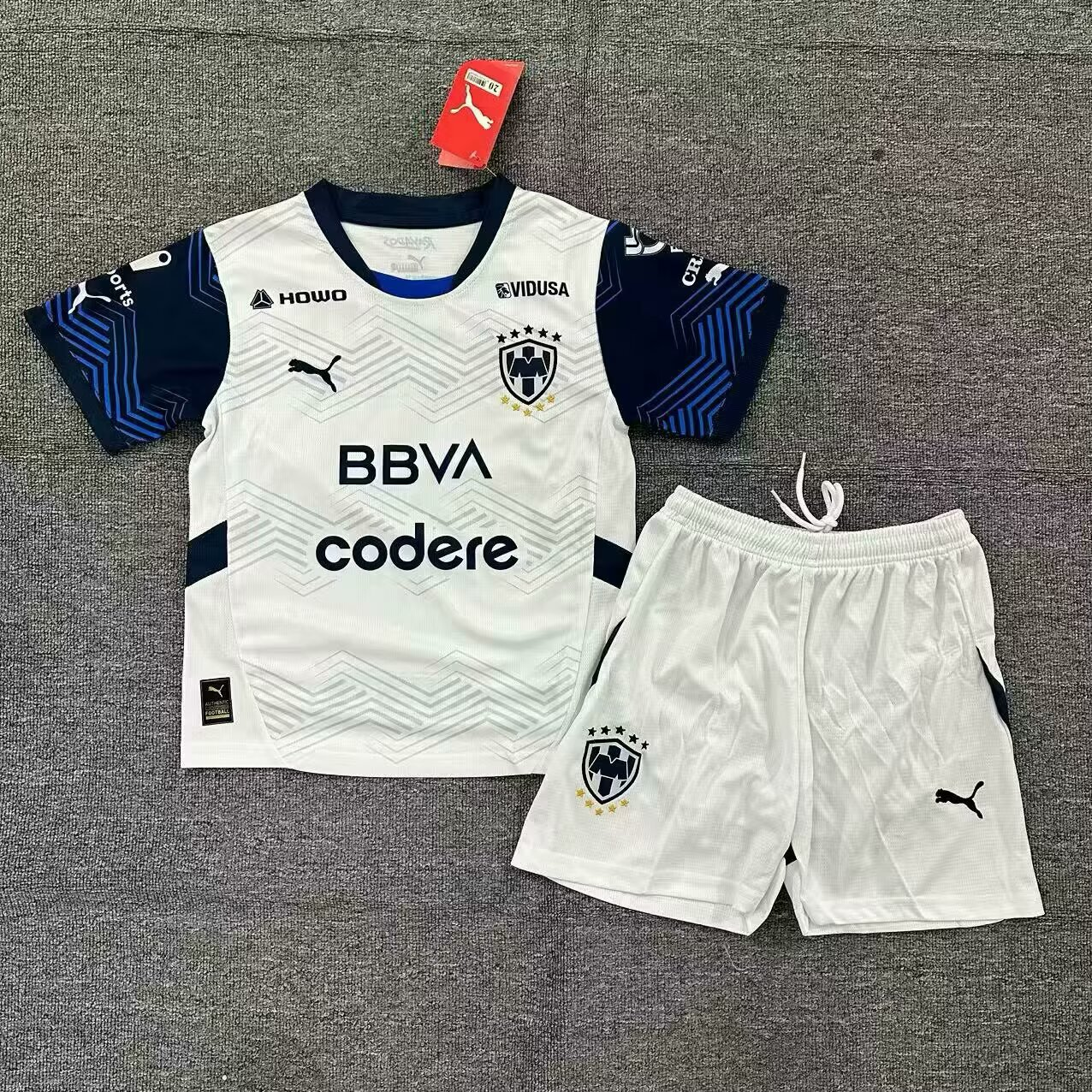 24-25Monterey away white adult set 