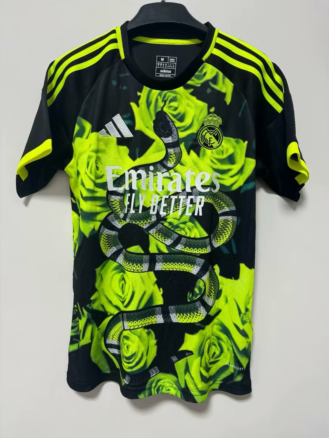 Fans Version 2526Real Madrid Fluorescent Green Rose Snake 