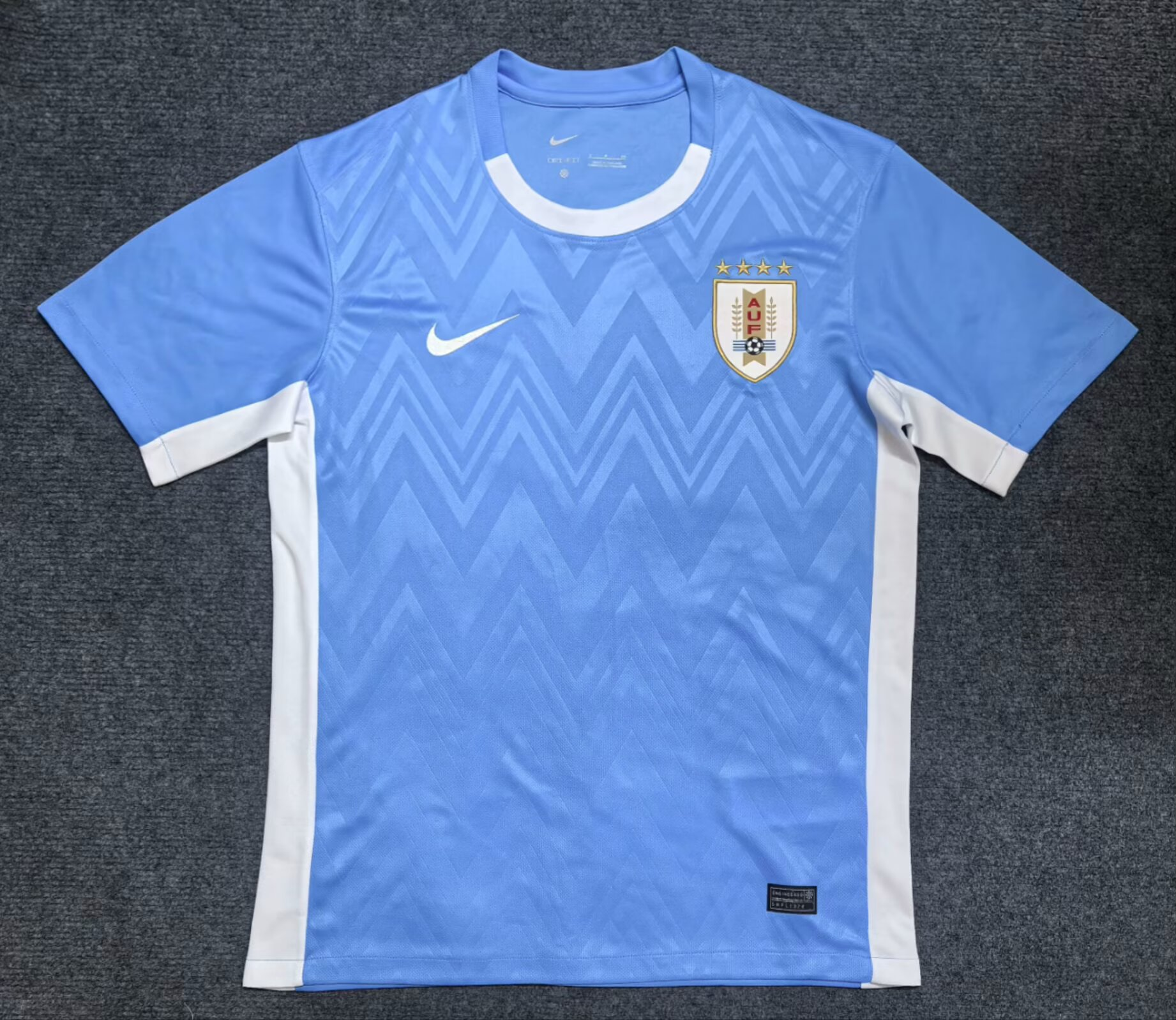 Fans Version 25/26Uruguay home 