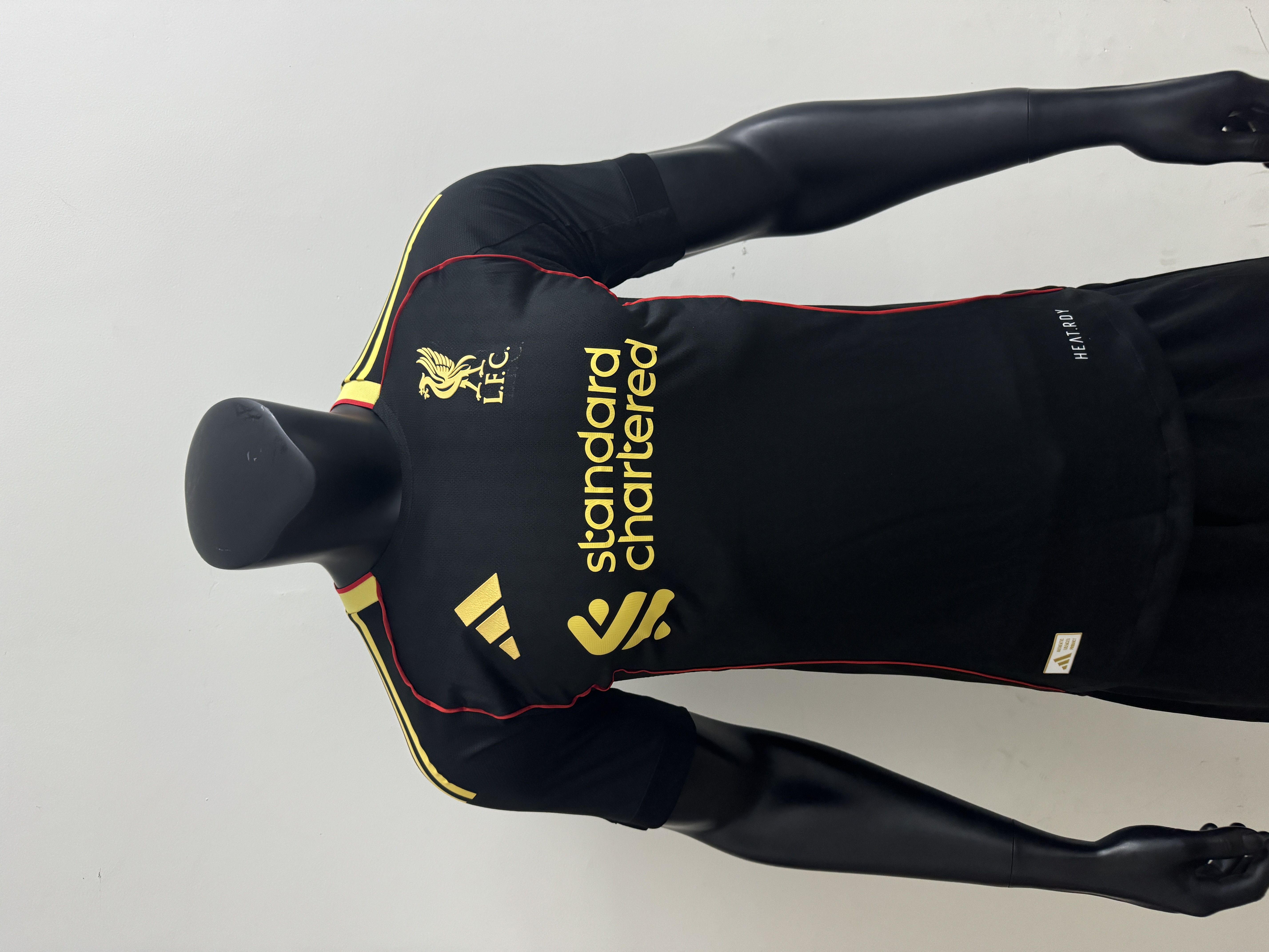 2526Liverpool Pre match Black Player
