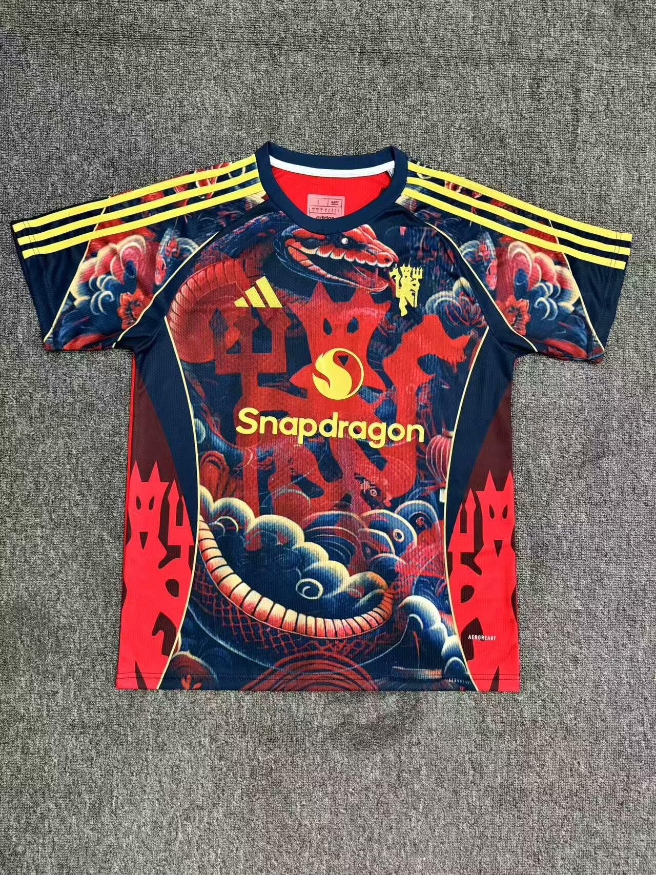 Fans Version 2526Manchester United Snake Year Special Edition 