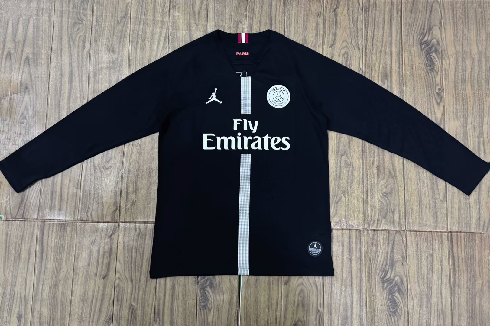 18-19Retro Black Paris Long Sleeve