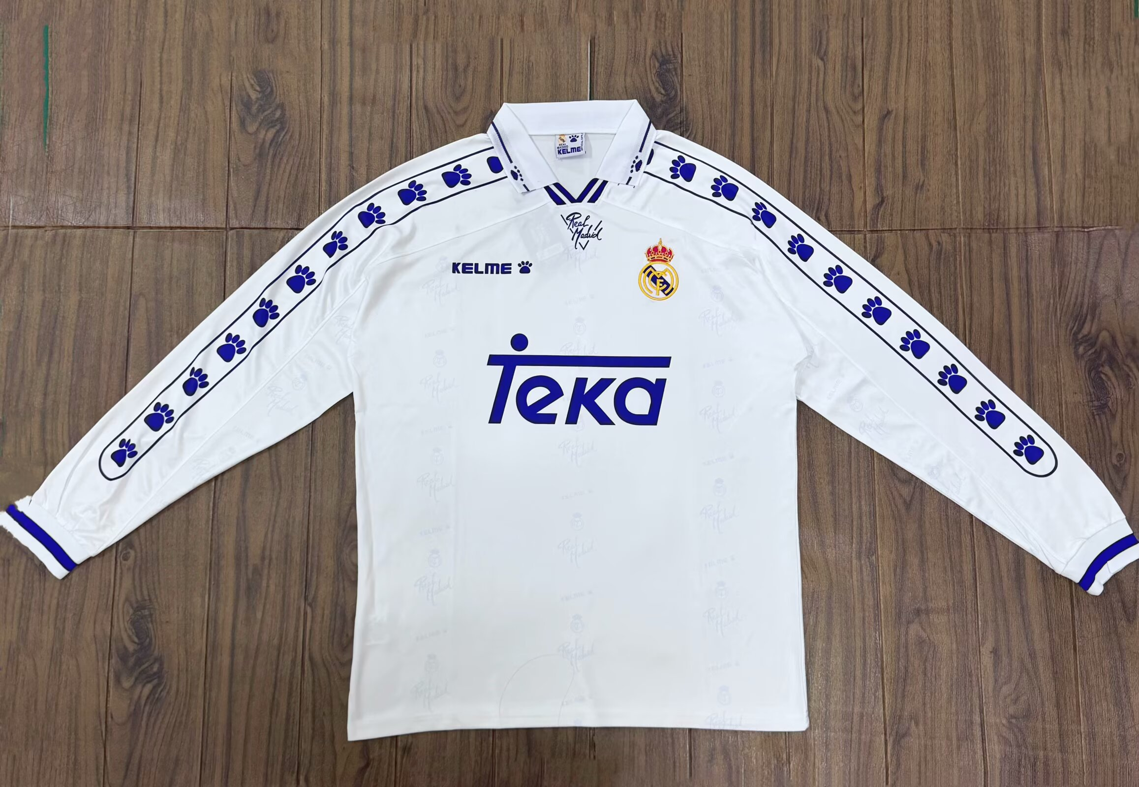 94-96Retro Real Madrid home long sleeved