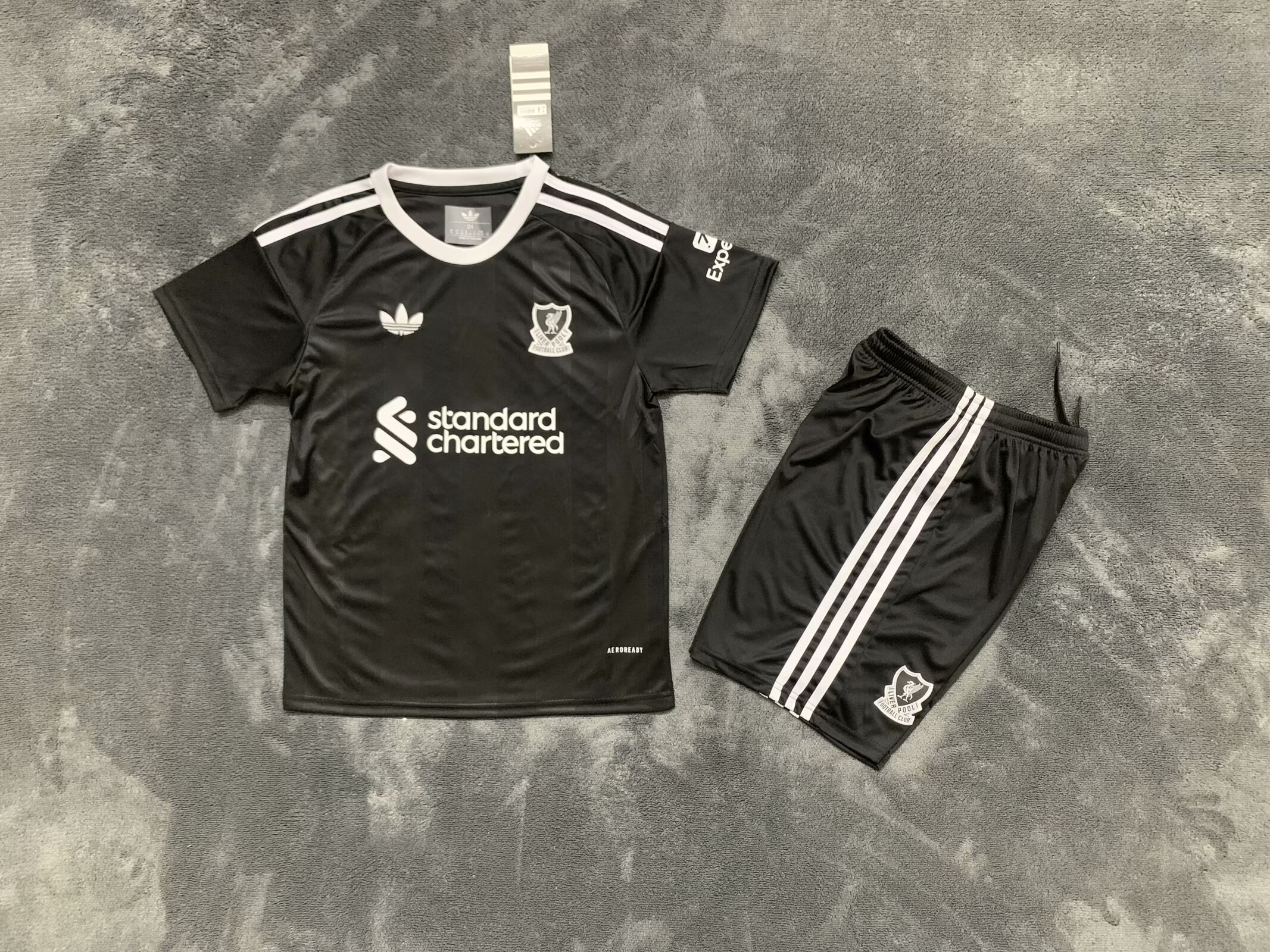 25/26Kids kits Liverpool Black Goalkeeper