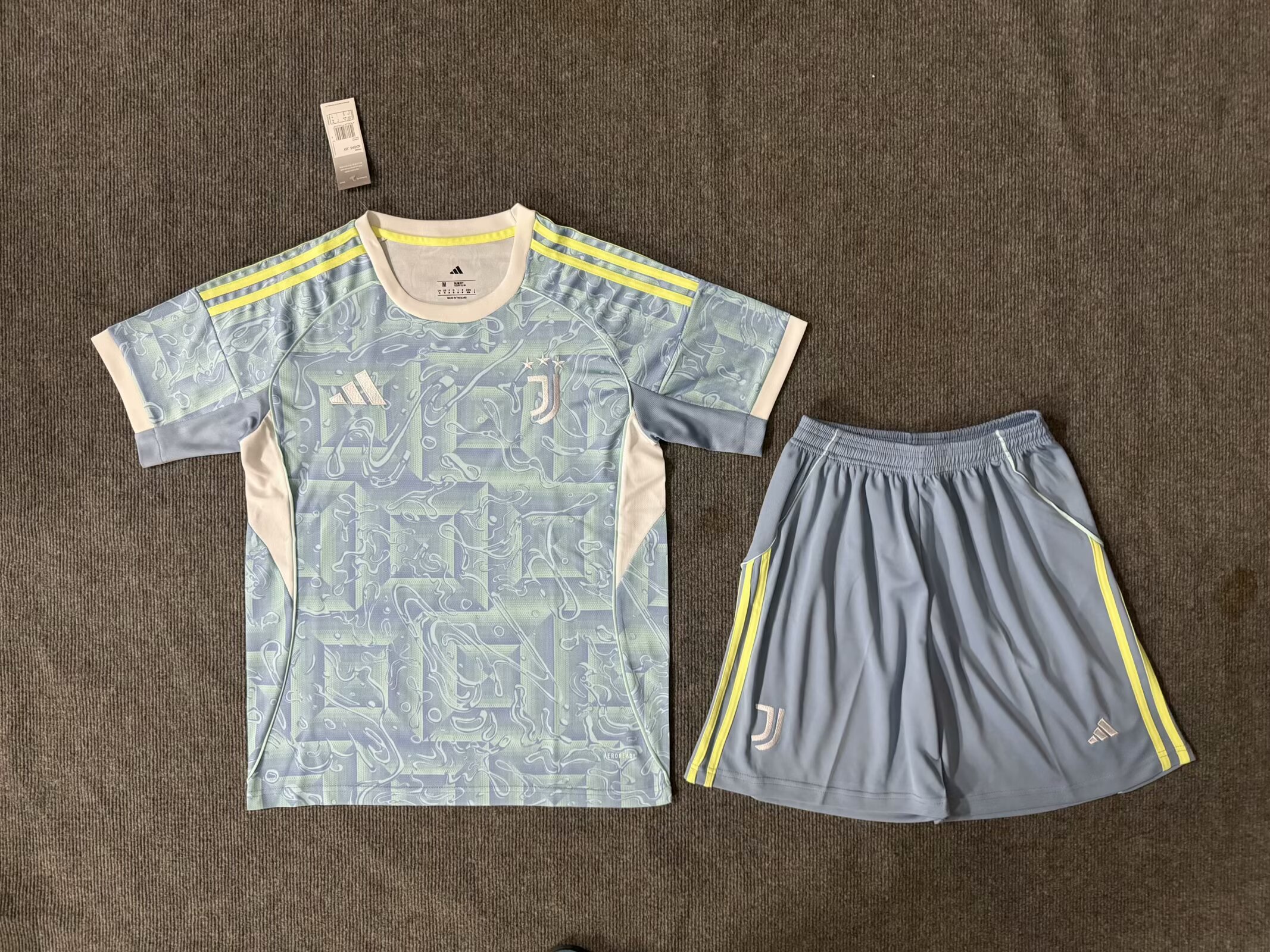 25/26Adults kitsJuventus away