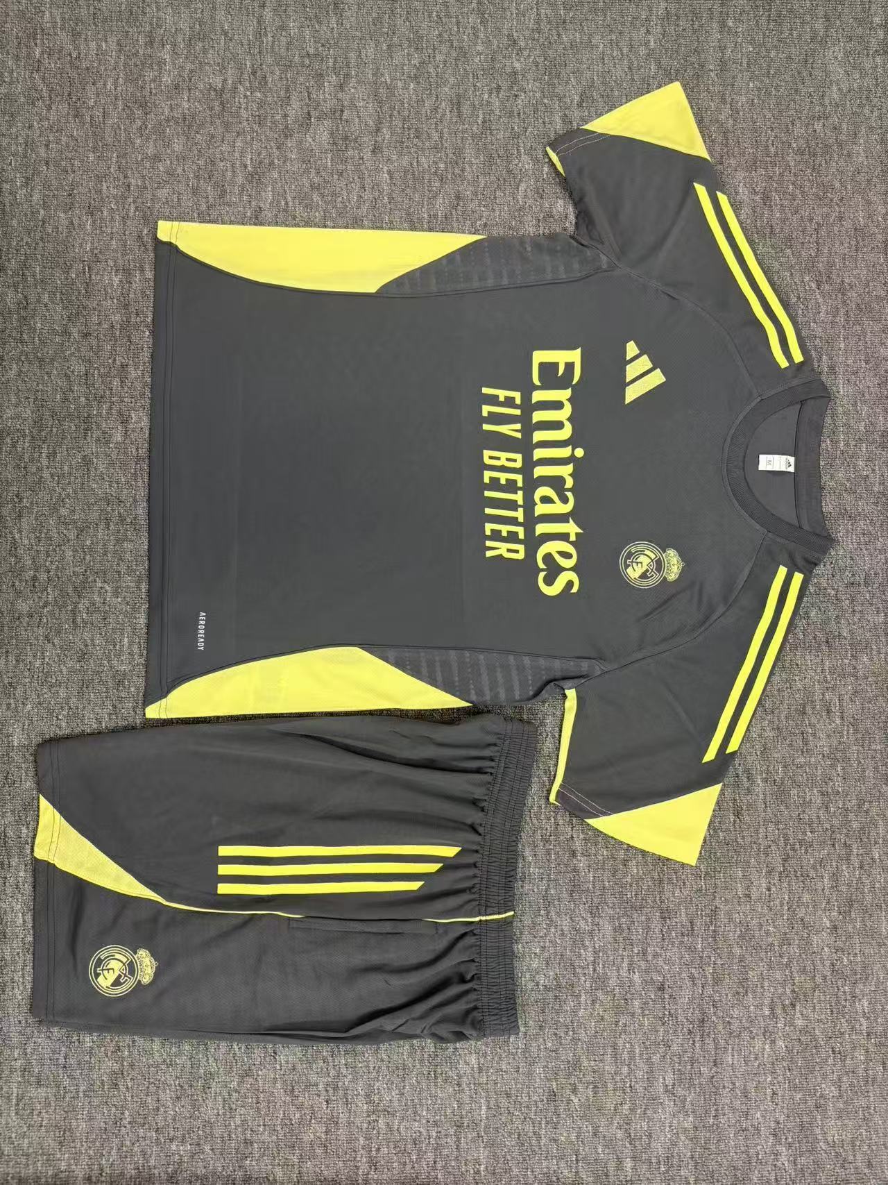 25/26Kid Short sleeved  Real Madrid dark gray Training Kits