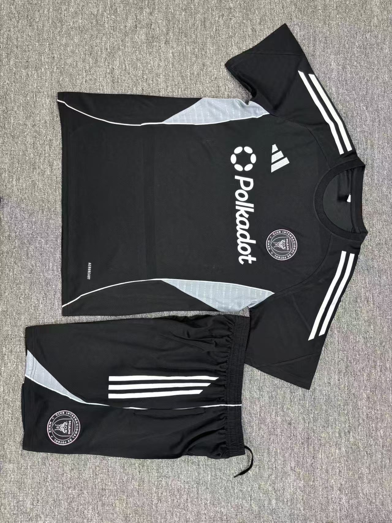 25/26Kid Short sleeved  Miami black Training kits