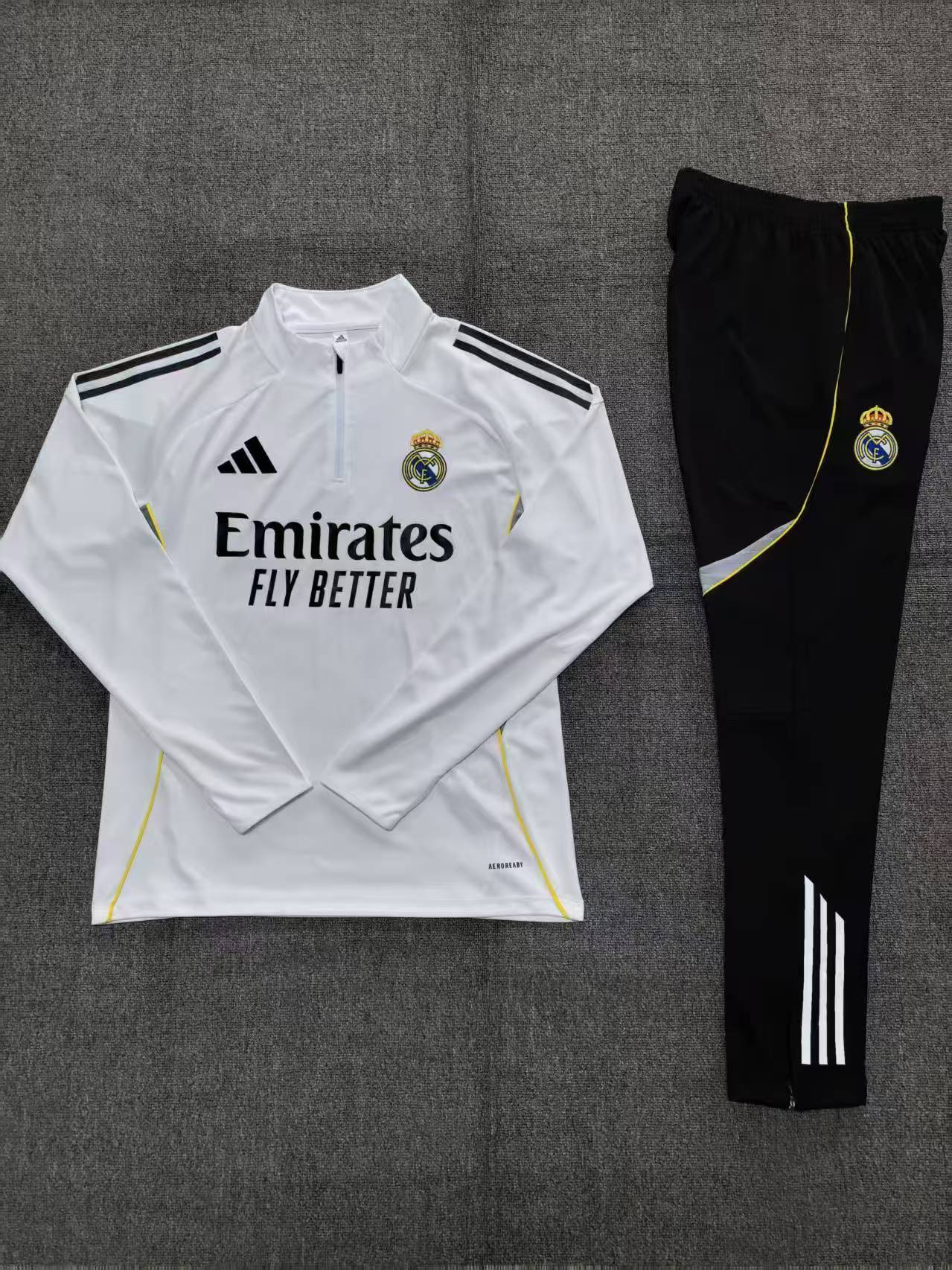 25/26Adult half Real Madrid White Tracksuit Kits