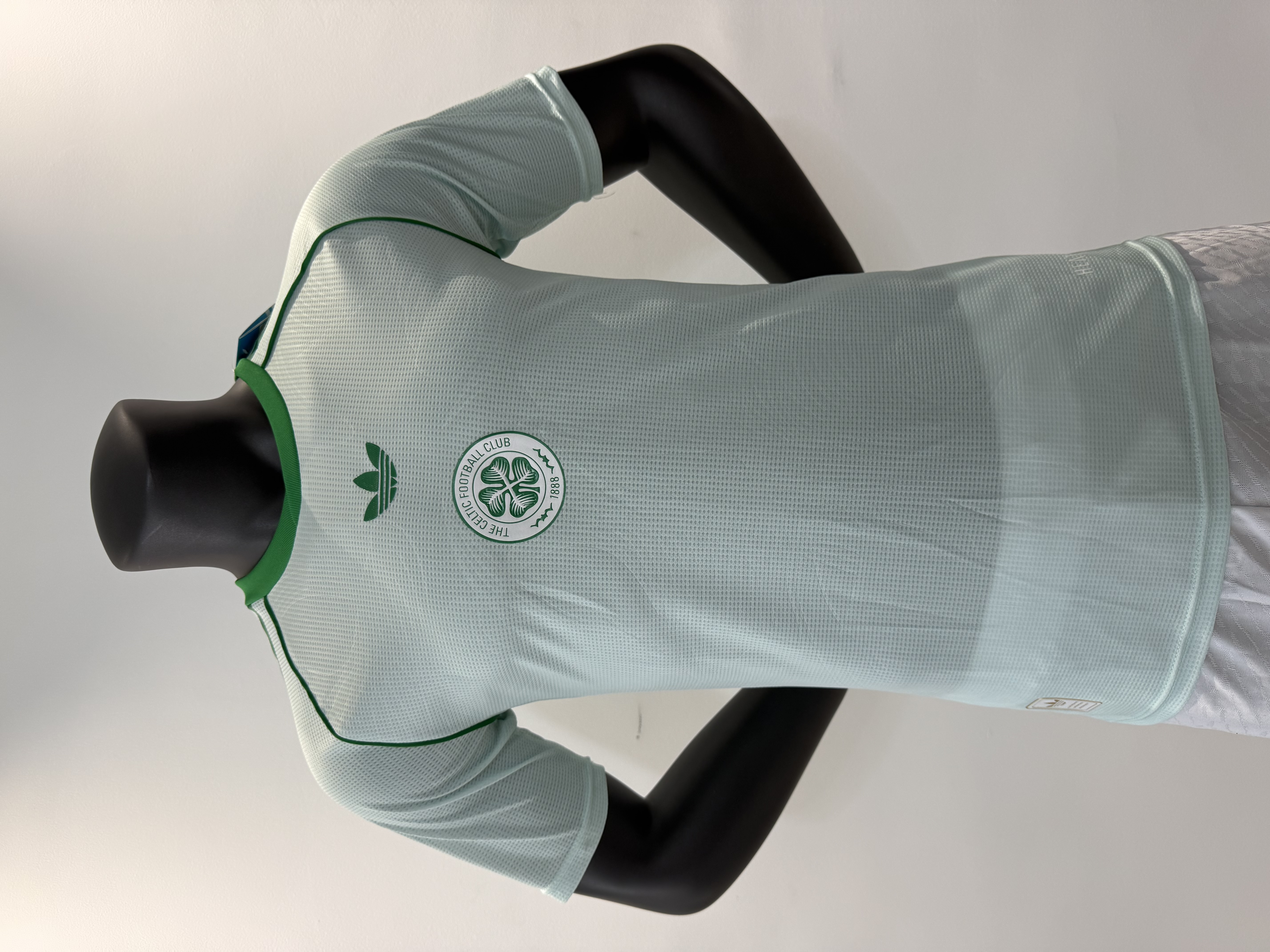 25/26Celtics pre match uniform