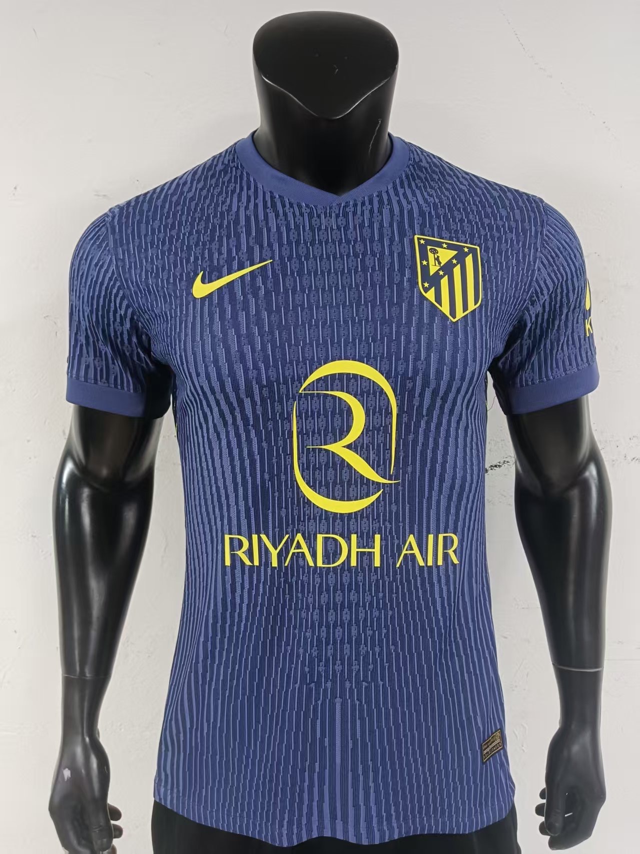 Player Version 25/26 Atletico Madrid away 