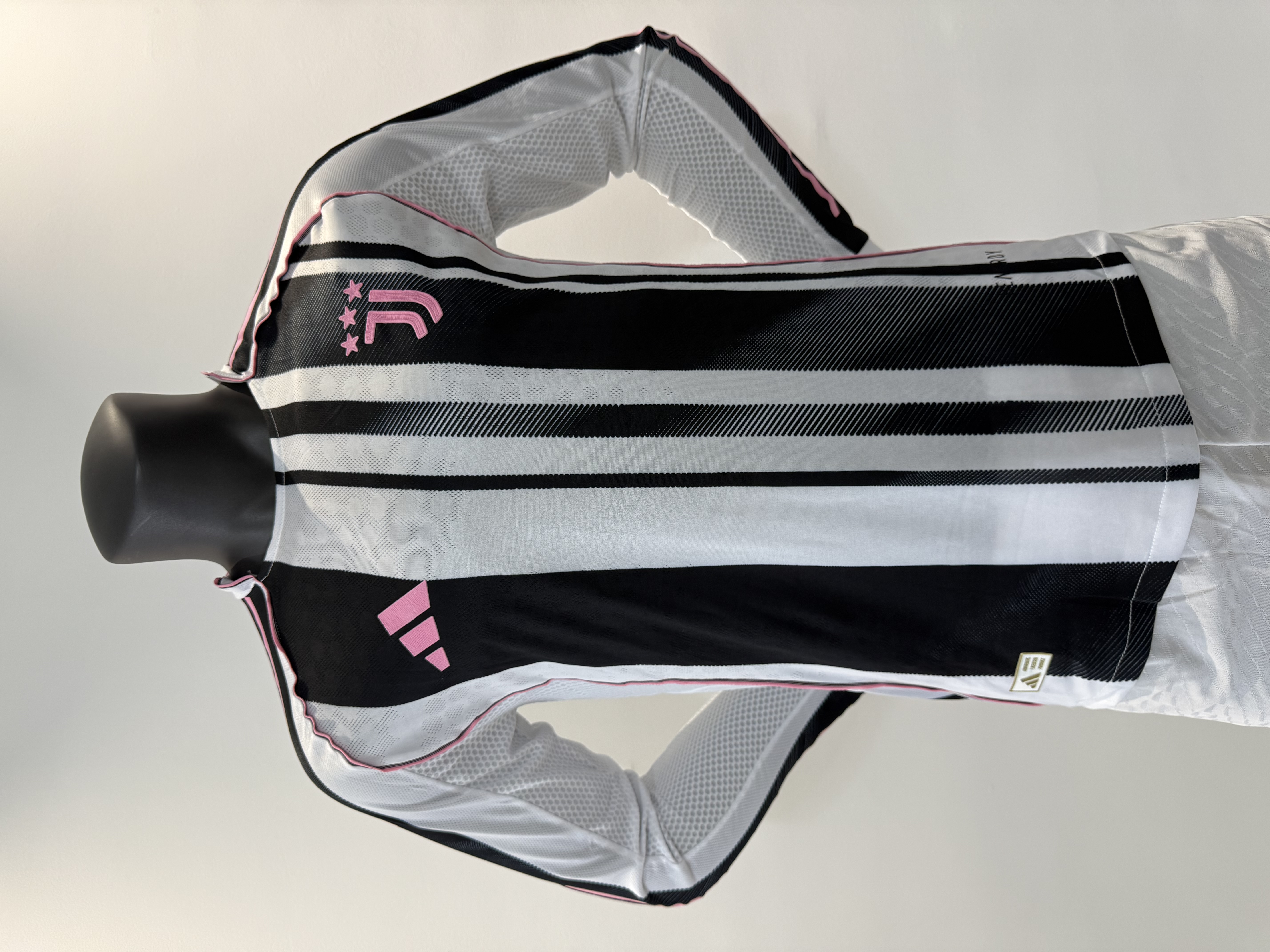 Player Version 25/26 Juventus hosts long sleeves