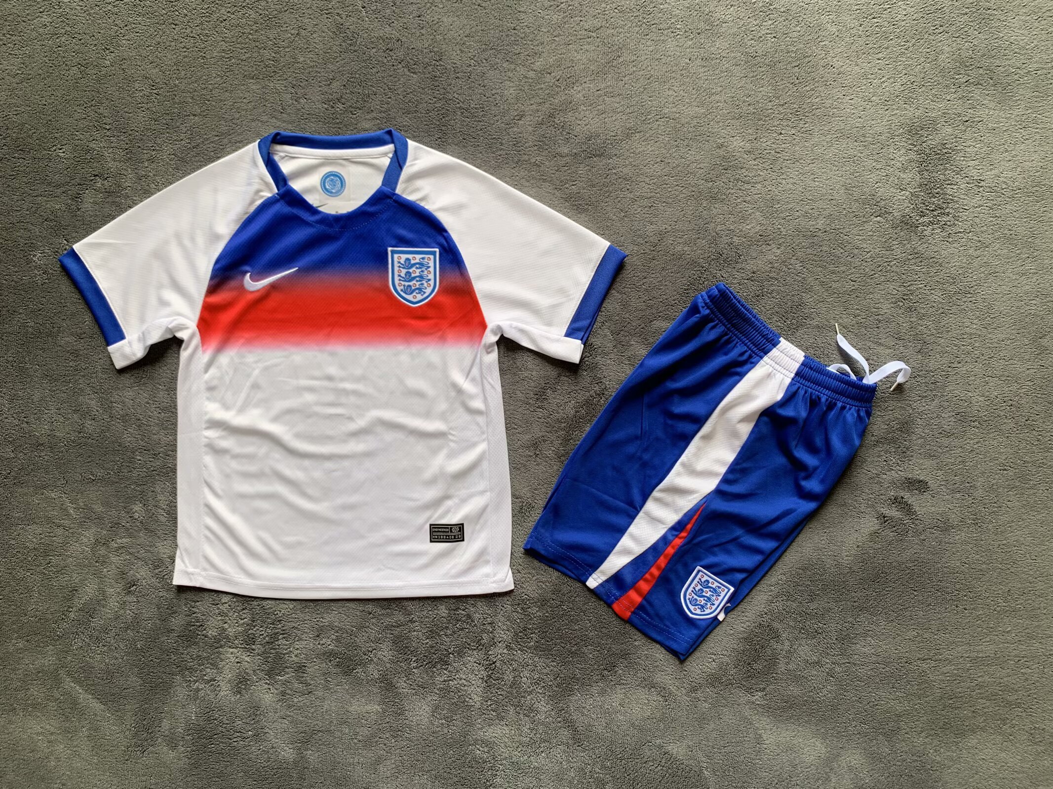 Kids kits 25/26 England home