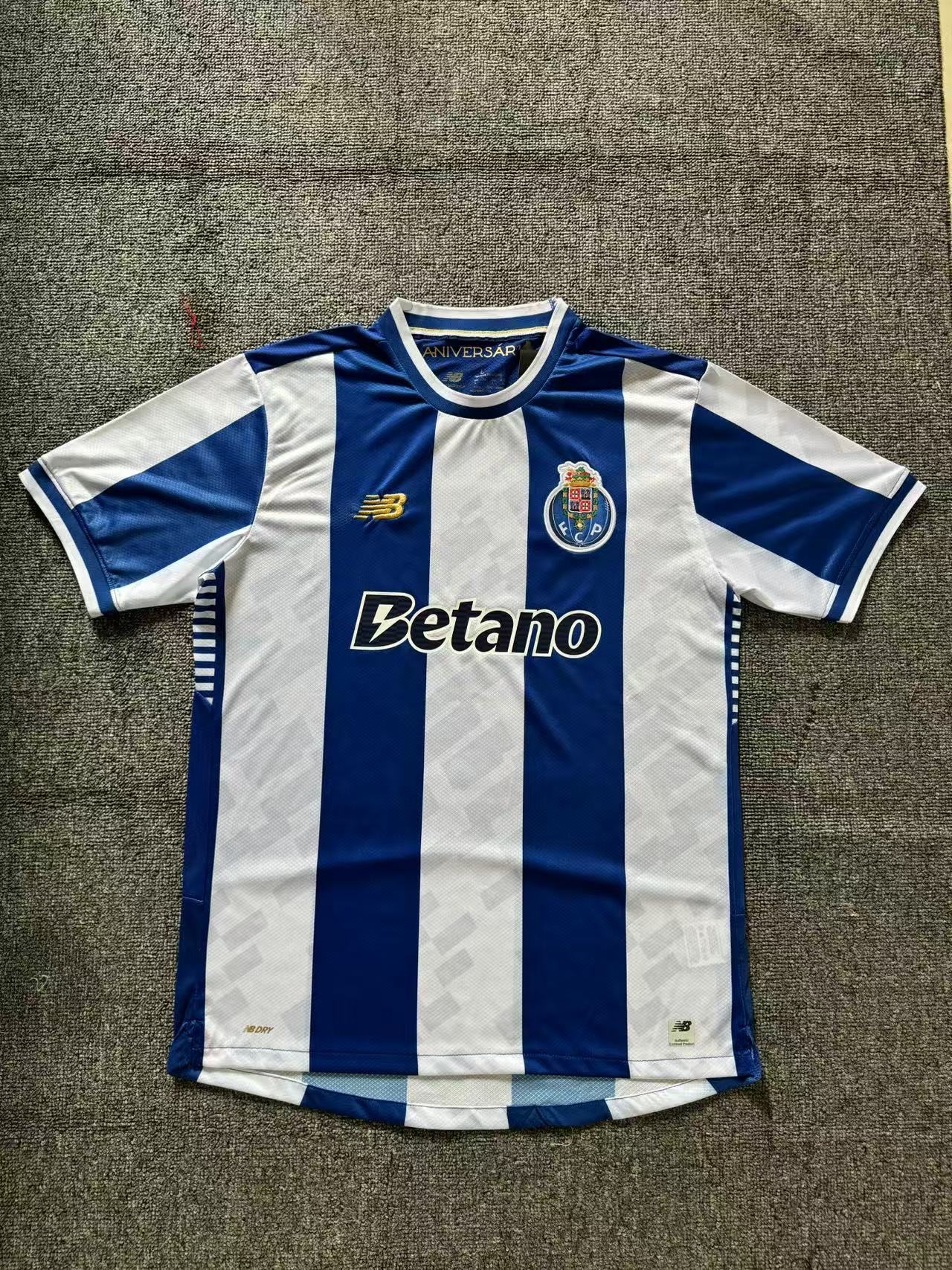 Fans Version 25/26 Porto home