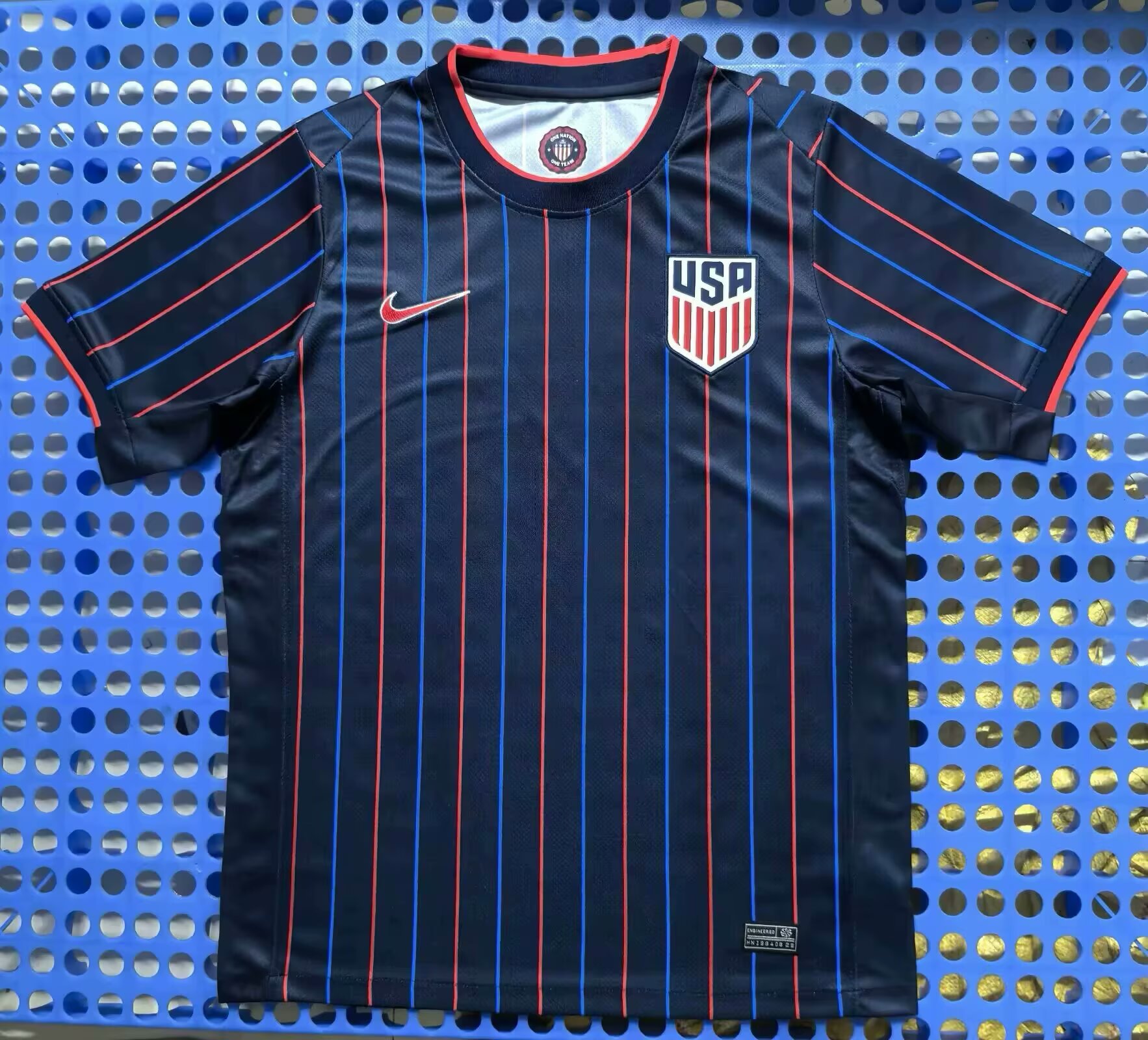 Fans Version 25/26 USA away