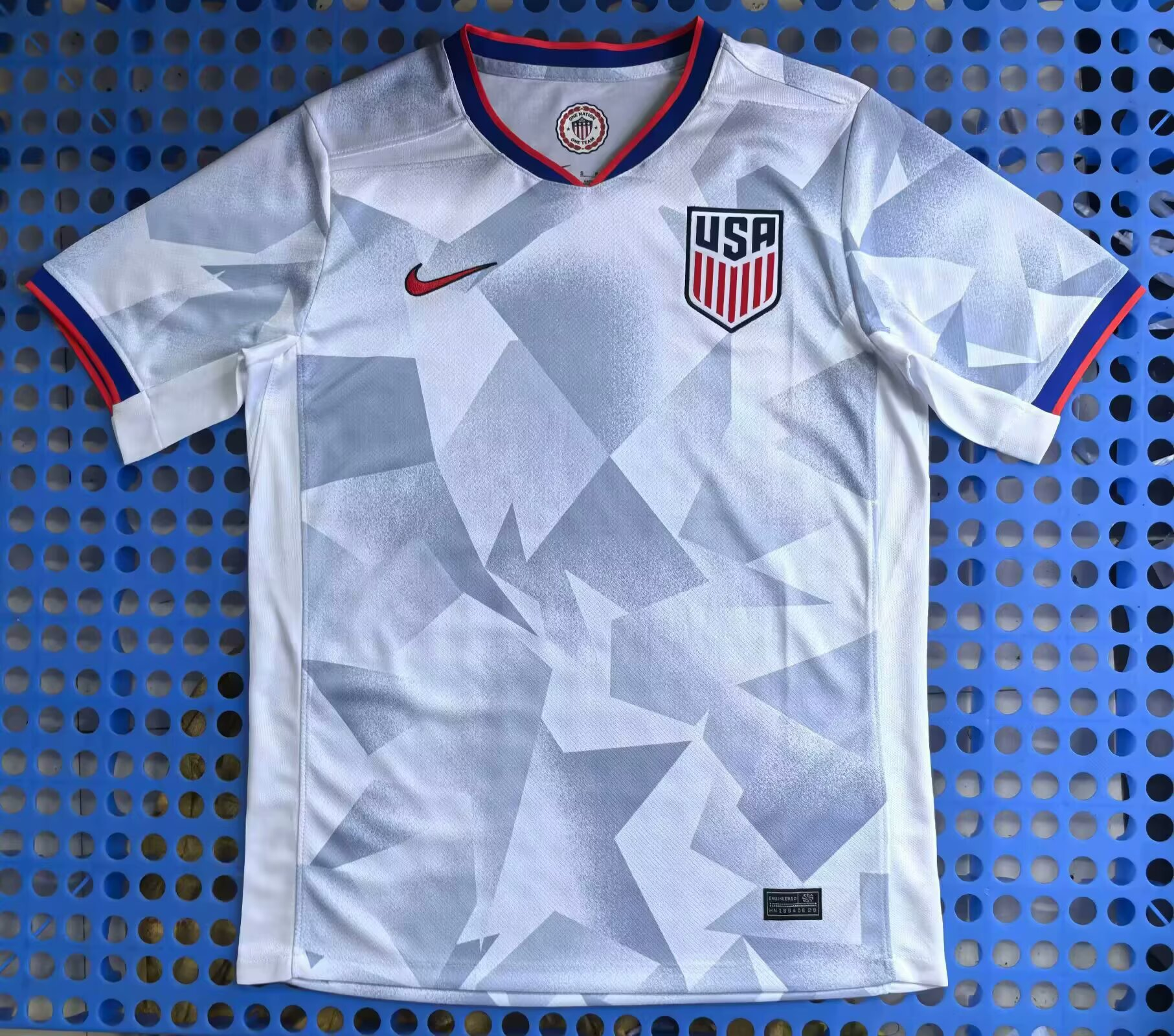 Fans Version 25/26 USA home