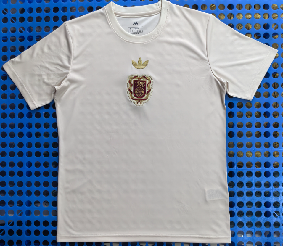 Fans Version 25/26 Bayern 125th Anniversary Edition T-shirt in Apricot