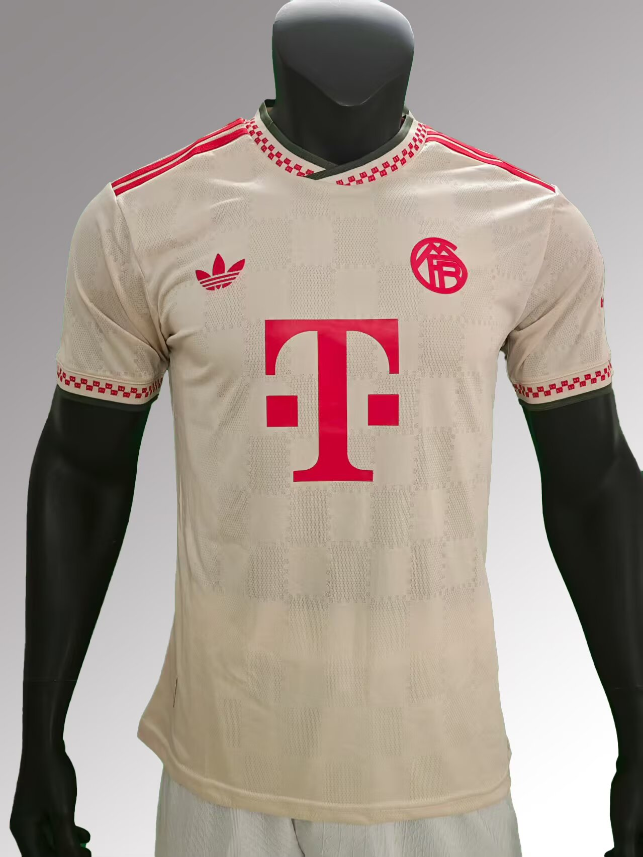 Player Version 25/26 Bayern Special Edition White