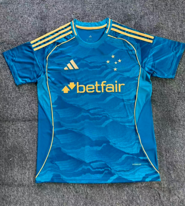 Fan version 25/26 Cruzeiro Second away