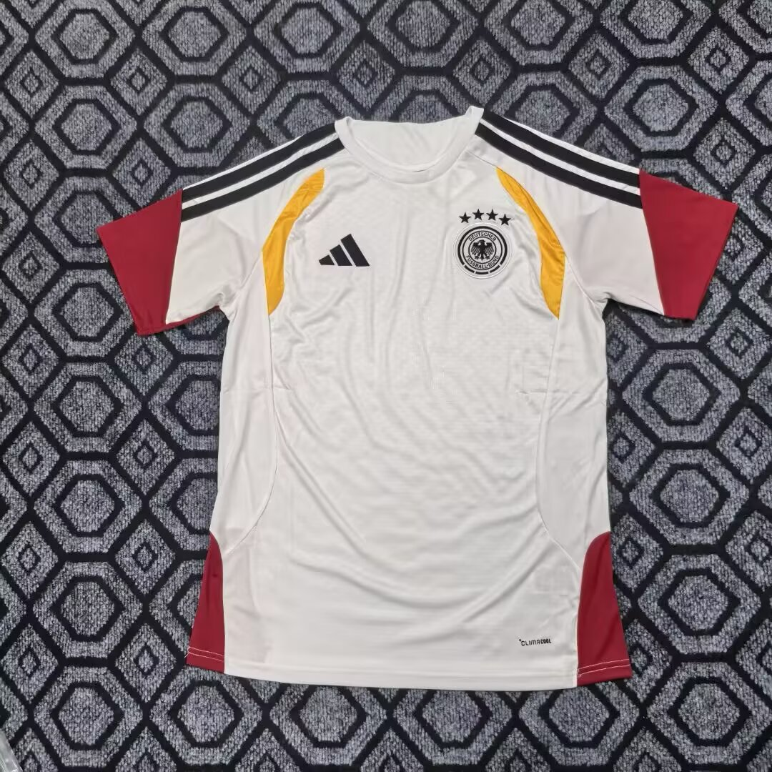 Fan version 26/27 Germany training suit white