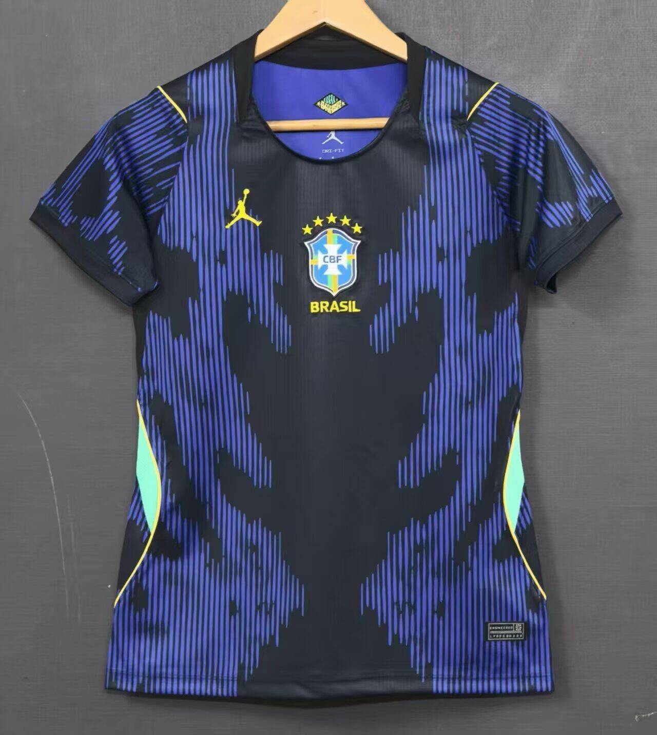 Fans Version 26/27 Brazil away women's