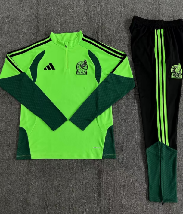 26/27 kid half Mexican green Tracksuit