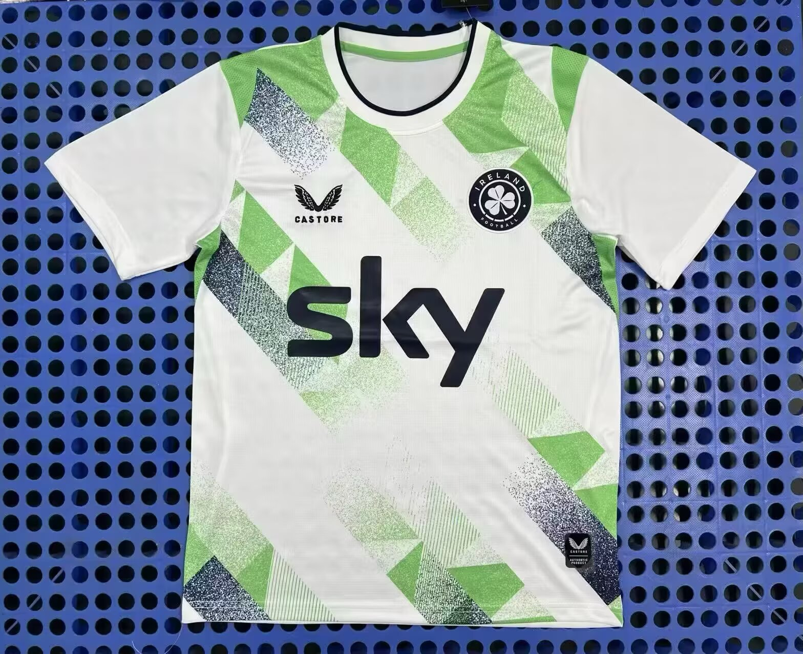 Fans Version 26/27 Ireland away