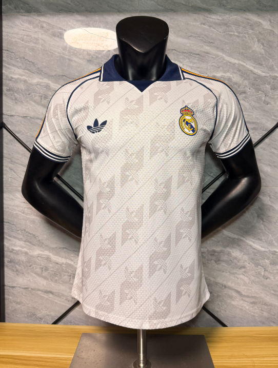 Player Version 26/27 Real Madrid retro version three-leaf gray-white