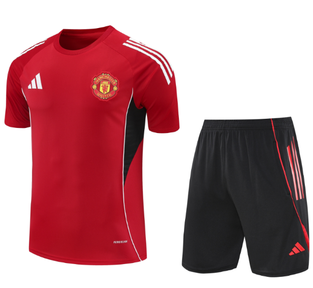 25/26 Manchester United Adults Training Kits